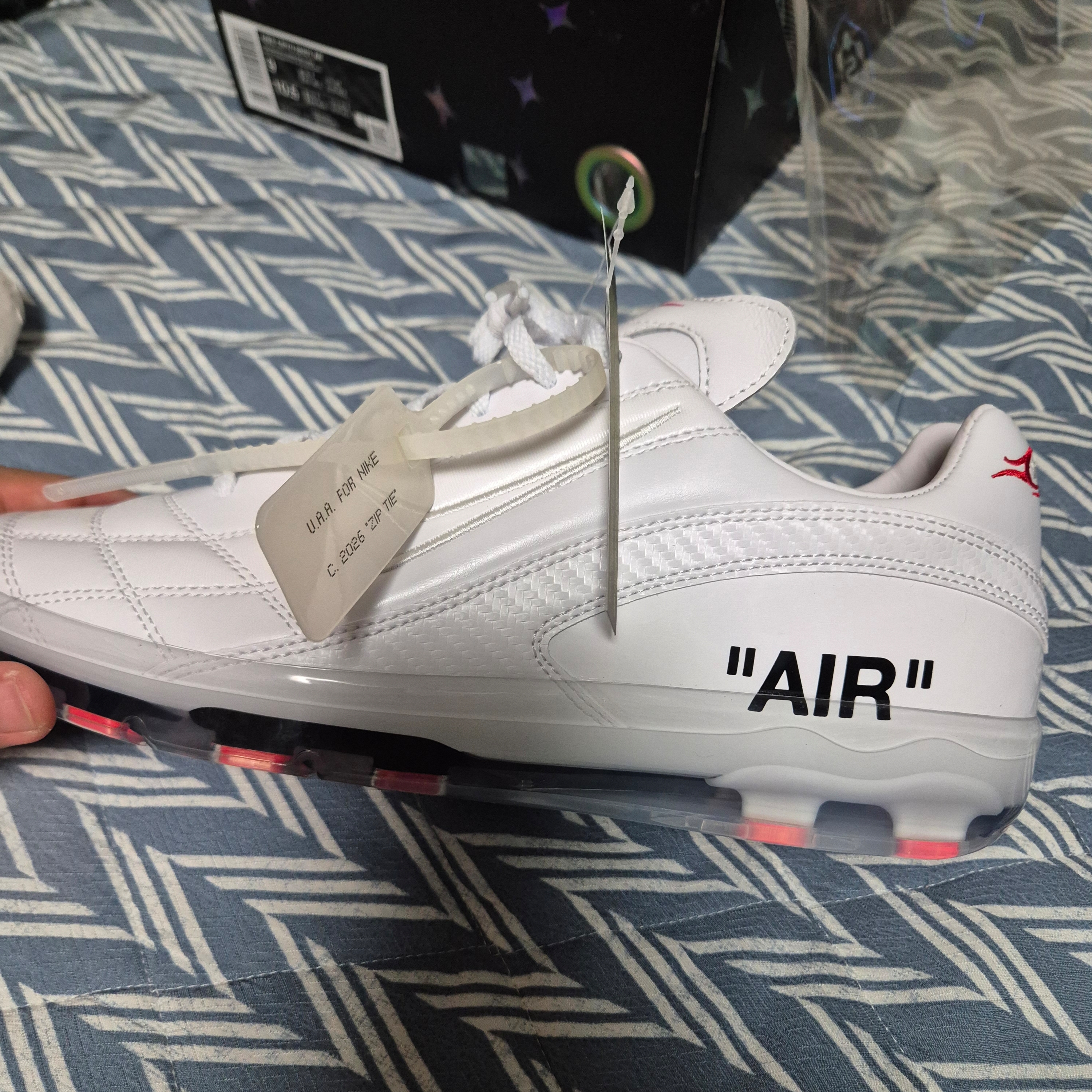 Nike x Virgil Abloh Archive Cryoshot Zoom M9 White and University Red 착용 스타일 - 2