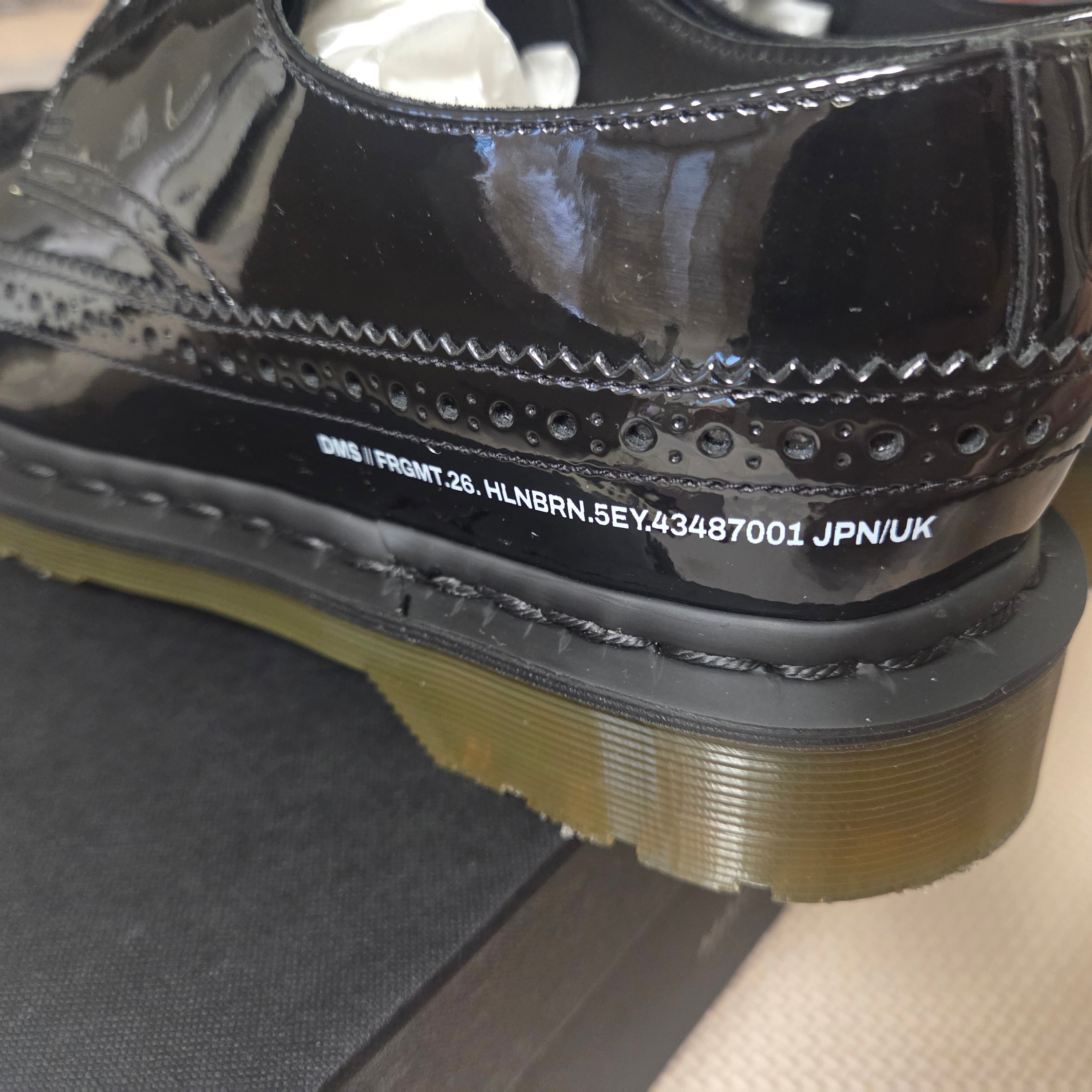 Dr. Martens x Fragment Hollingborn Brogue Black 착용 스타일 - 3