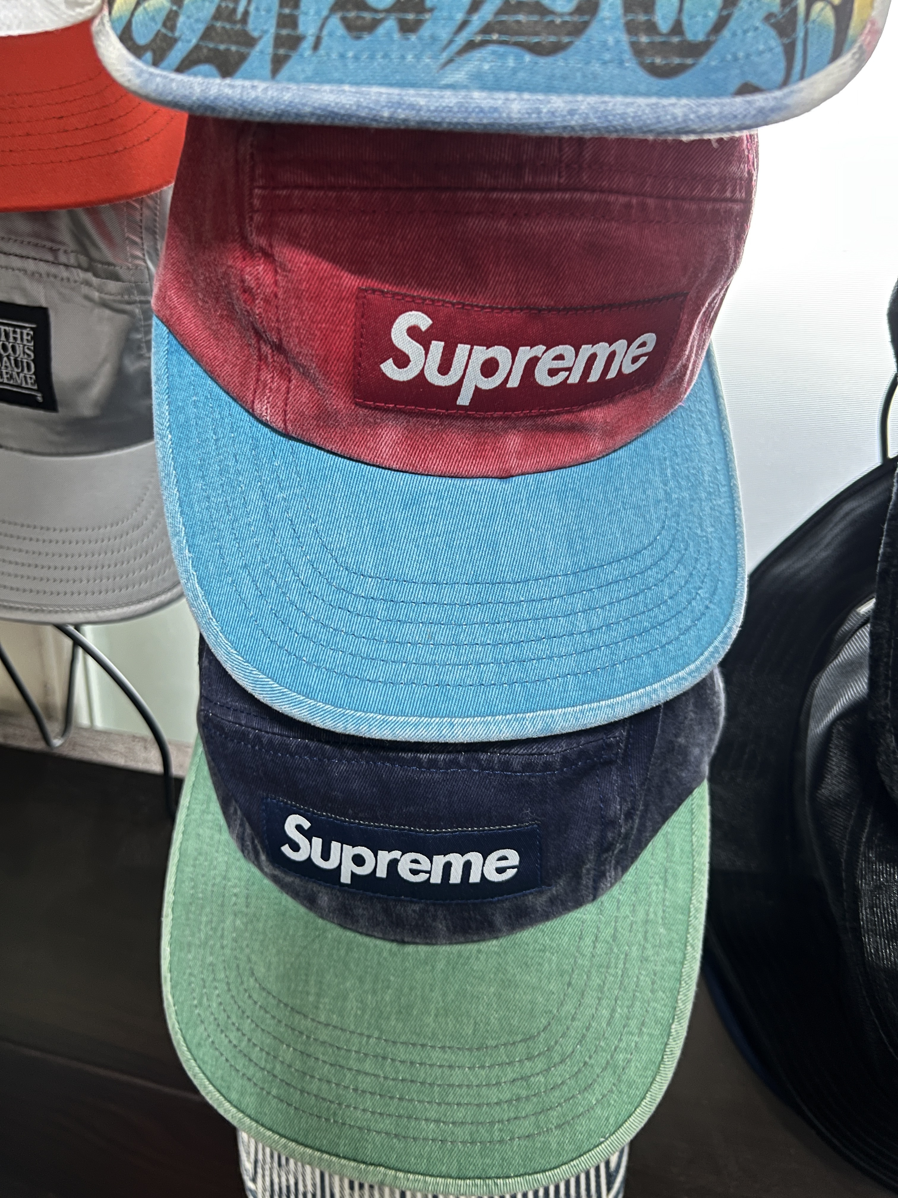 Supreme Double S 5-Panel Orange - 22SS, Supreme x Marithe Francois Girbaud Sport Camp Cap Silver - 25SS 착용 스타일
