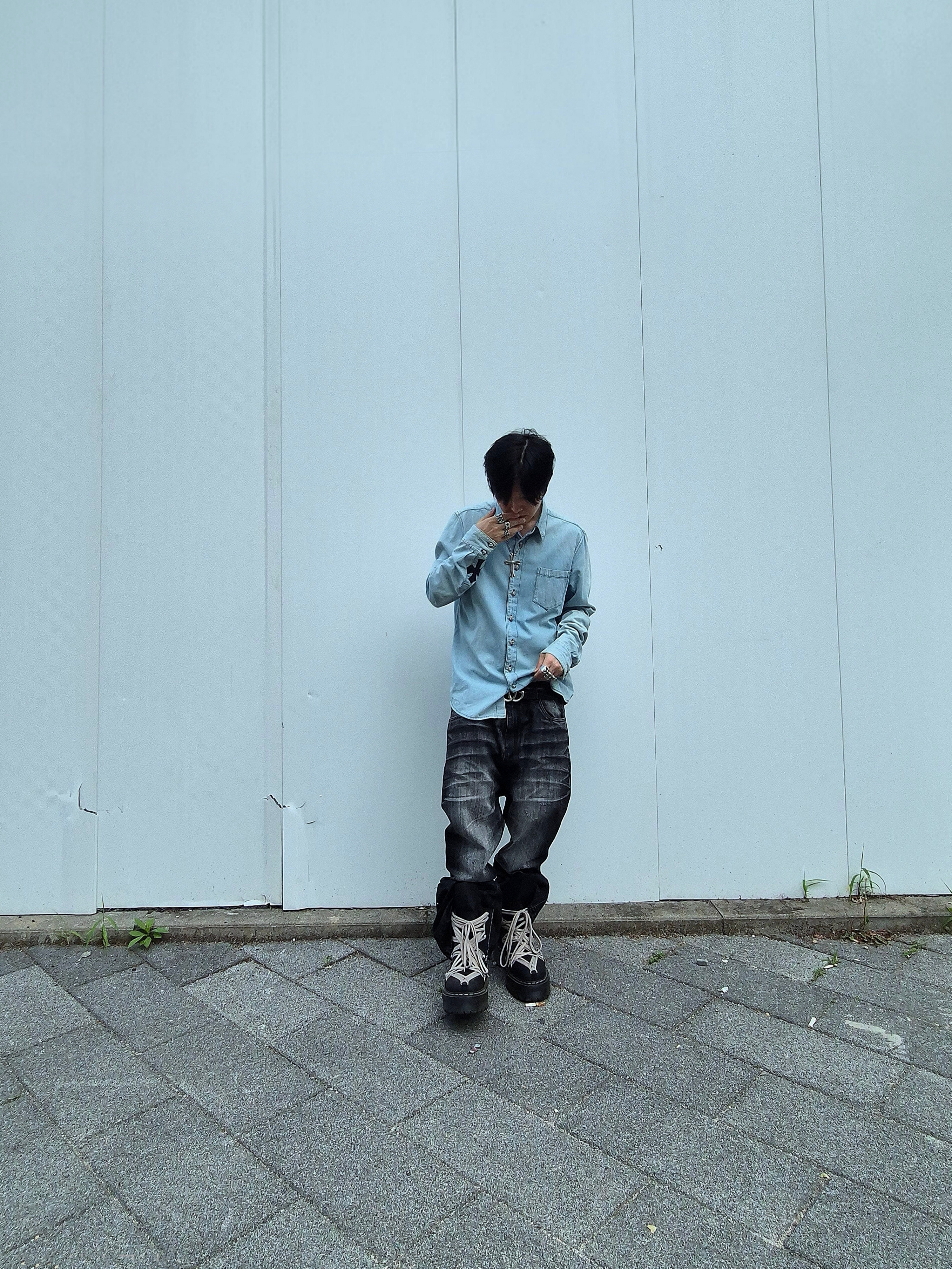 Gucci Flat Marmont Belt Black, Dr. Martens x Rick Owens 1460 Quad Sole Mega Lace Boots Black 착용 스타일 - 2
