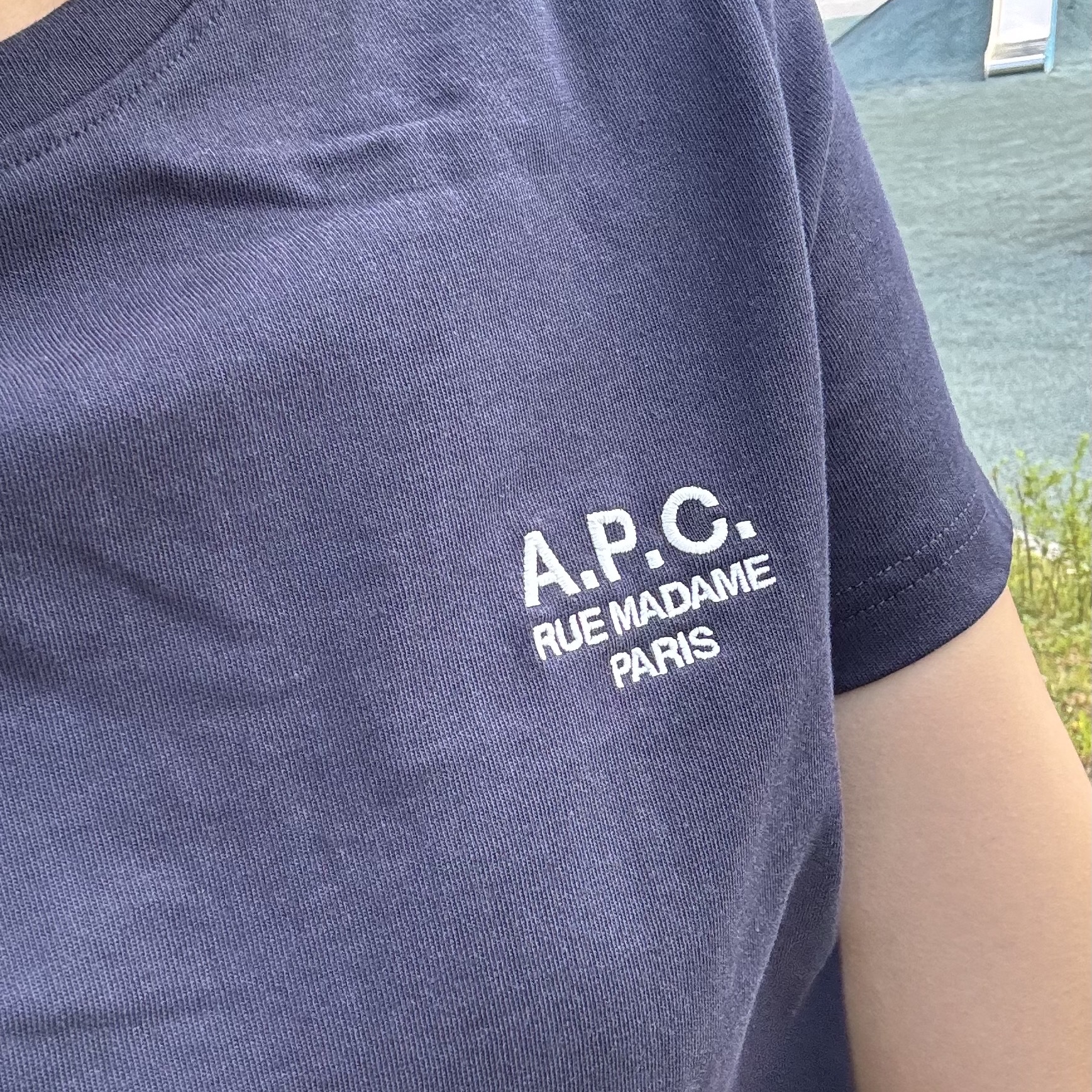 (W) A.P.C. Denise T-Shirt Dark Navy Blue 착용 스타일
