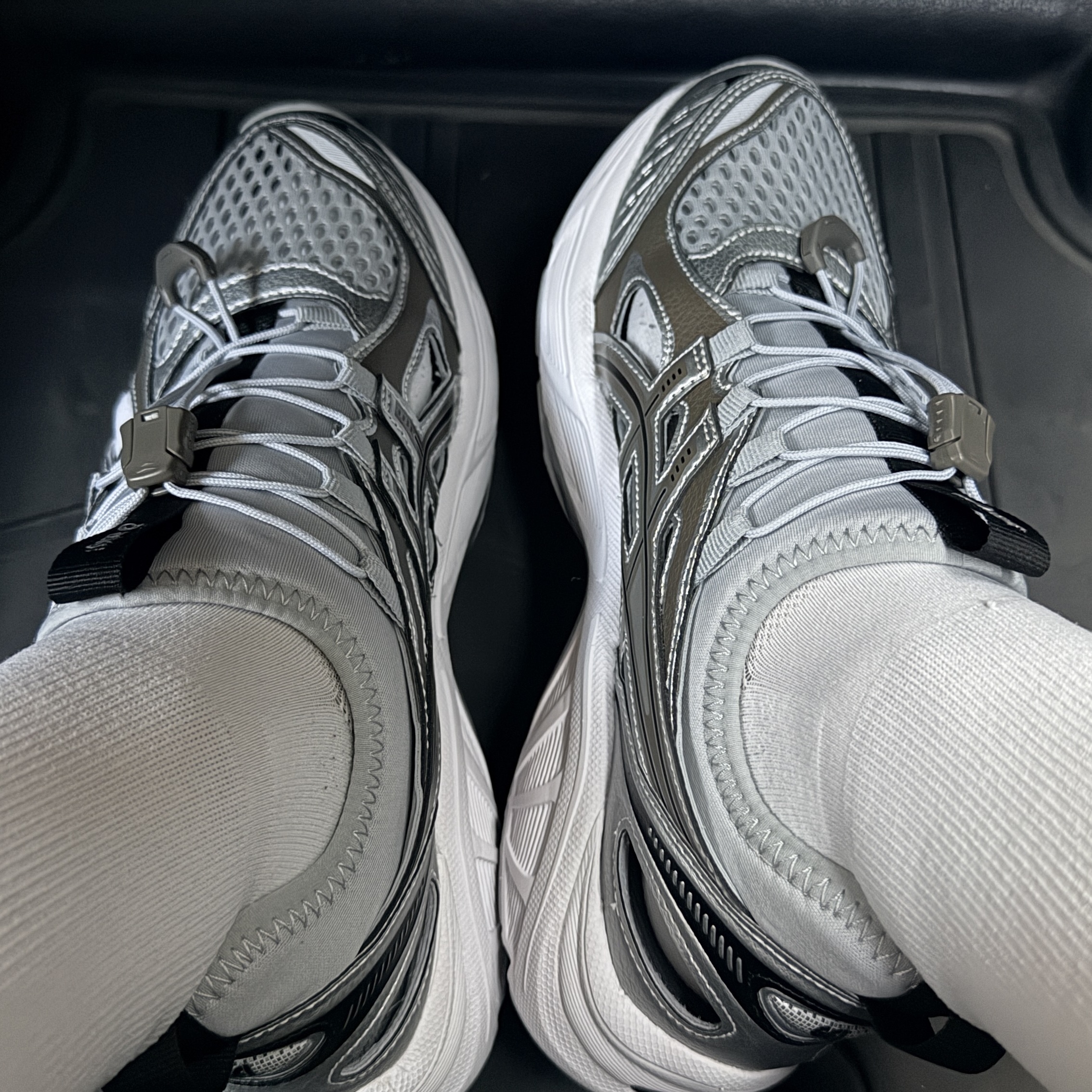 Asics GT-2160 Breeze Piedmont Grey Sepia Brown 착용 스타일