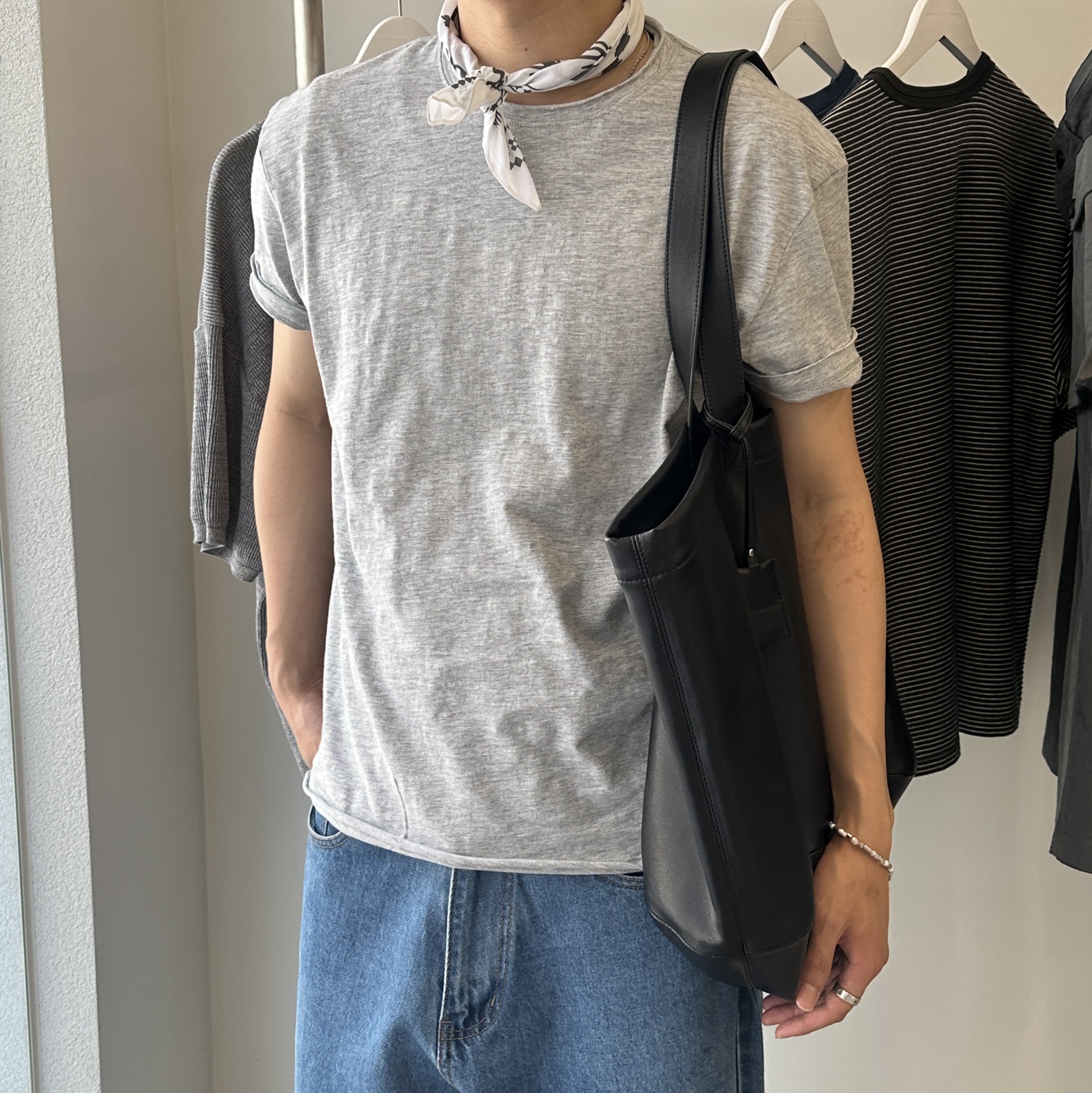 Millo Archive Layered Raw Cut T-Shirt Melange Gray, Millo Archive Multi Shape Bandana Melange Gray 착용 스타일 - 5