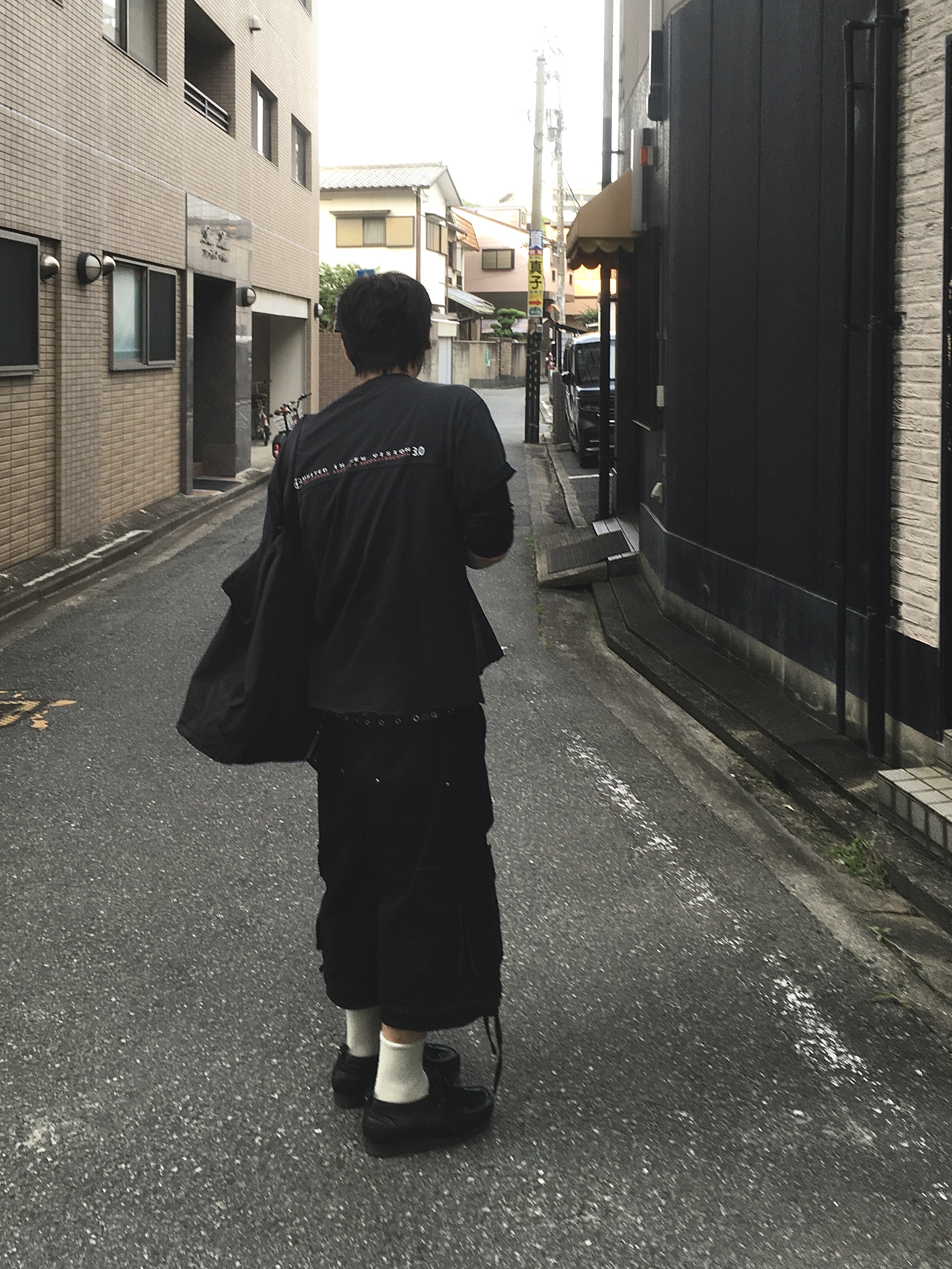 ETCE Back Zipper Cargo Short Black, ETCE Washed Formula Pocket Tee Black 착용 스타일 - 1