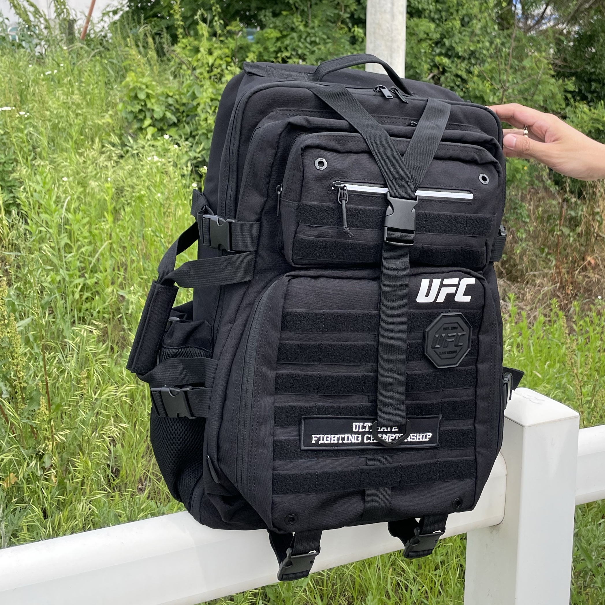 UFC SPORT Physical Gym Backpack Cordura Black 착용 스타일 - 2