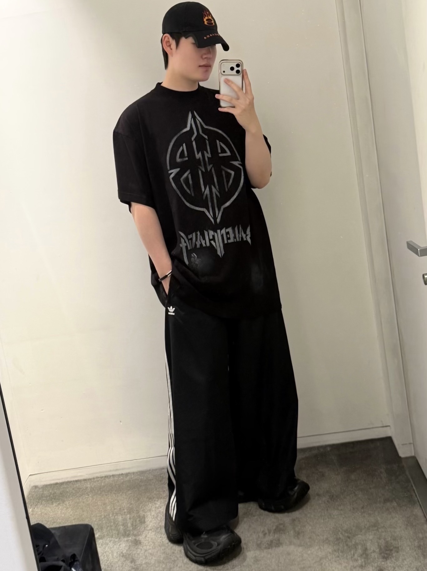 Diesel Dx1247040 Black Leather Stackable Bracelet Black, (W) Adidas Adilenium Season 3 Oversized Track Pants Black - KR Sizing 착용 스타일