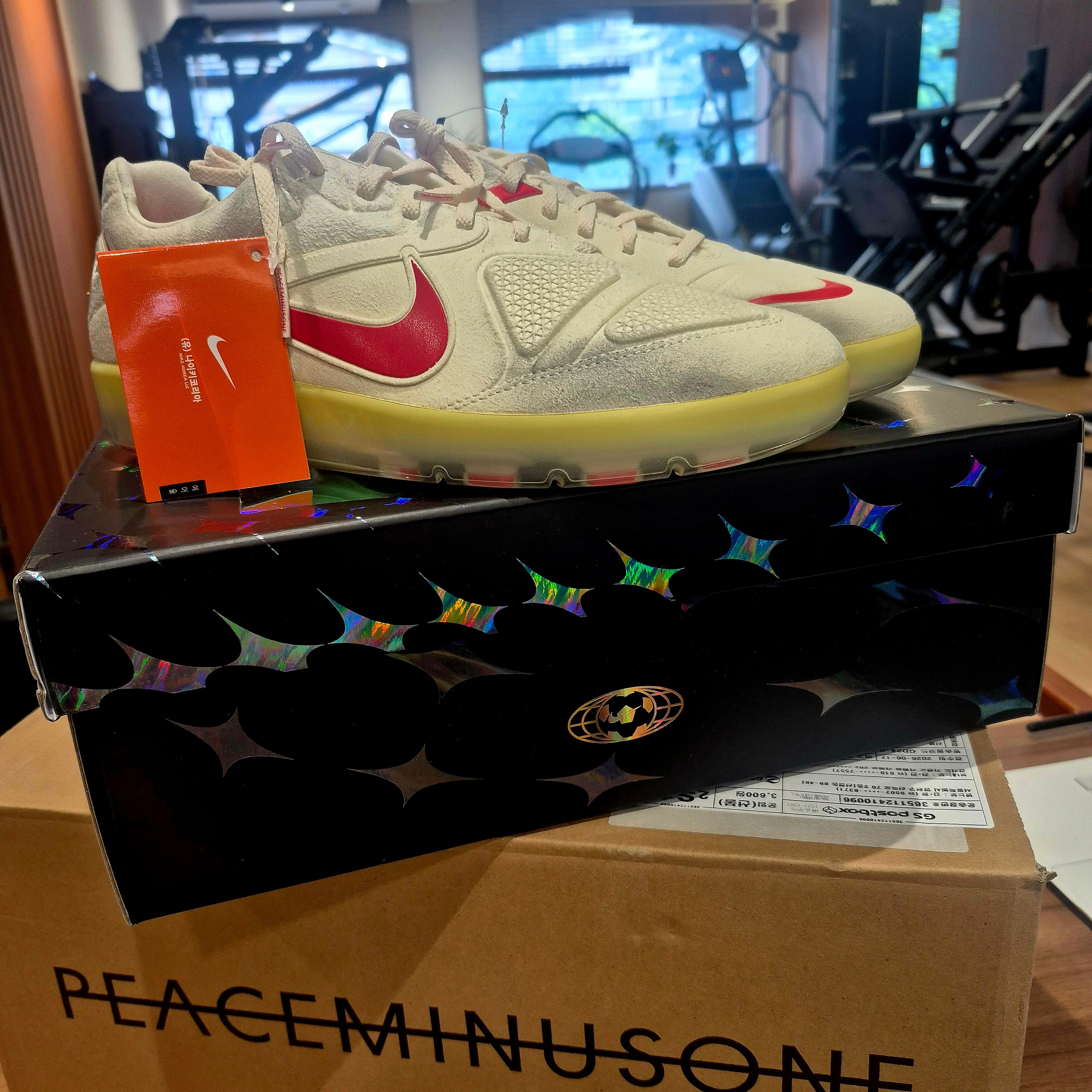 Nike x Peaceminusone Cryoshot CTR360 Natural and University Red, Essentials Jersey Crewneck Tee Shell - 24FW 착용 스타일 - 2