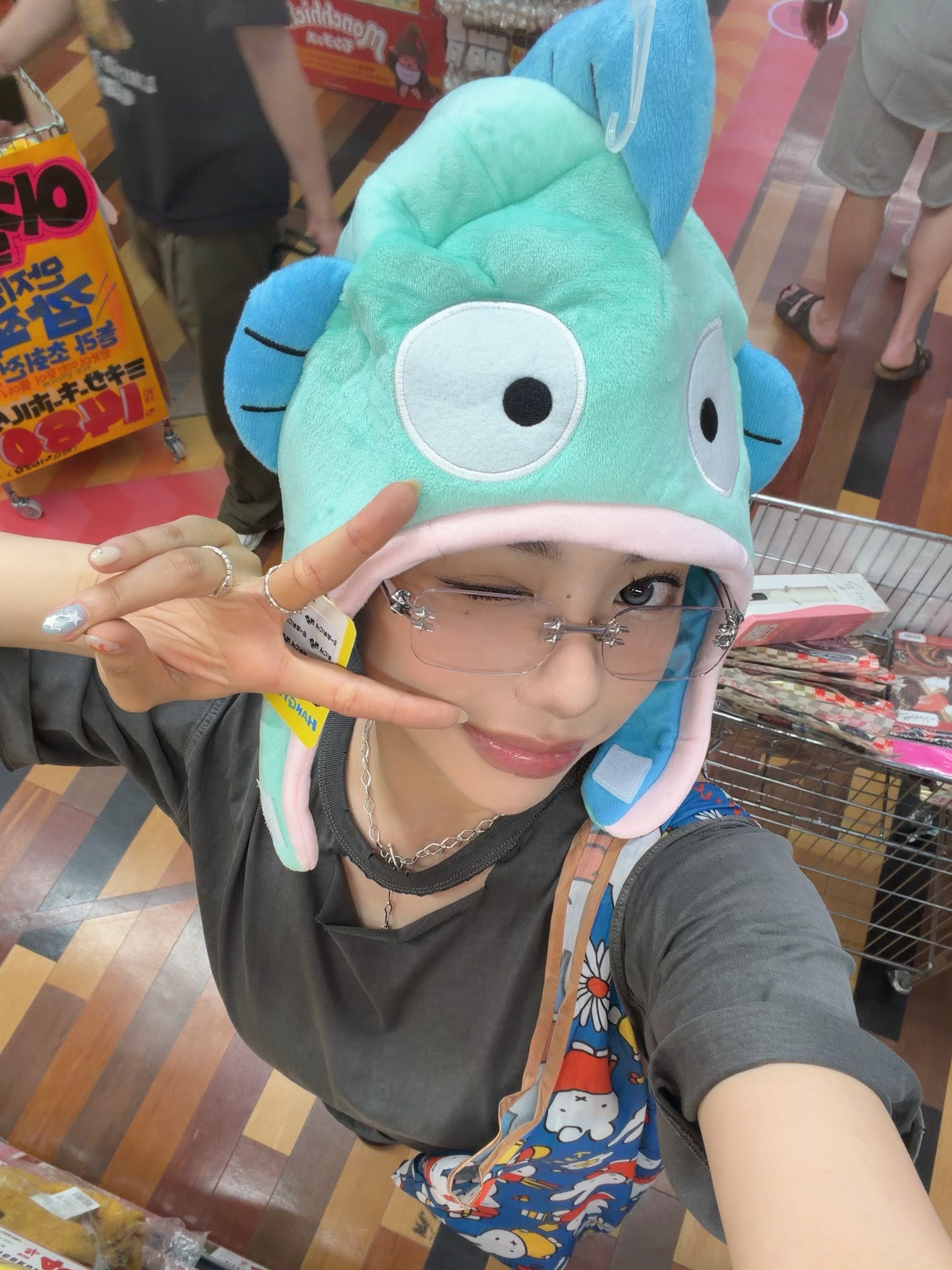 Gentle Monster Tetra 02 Silver Clear 착용 스타일 - 2