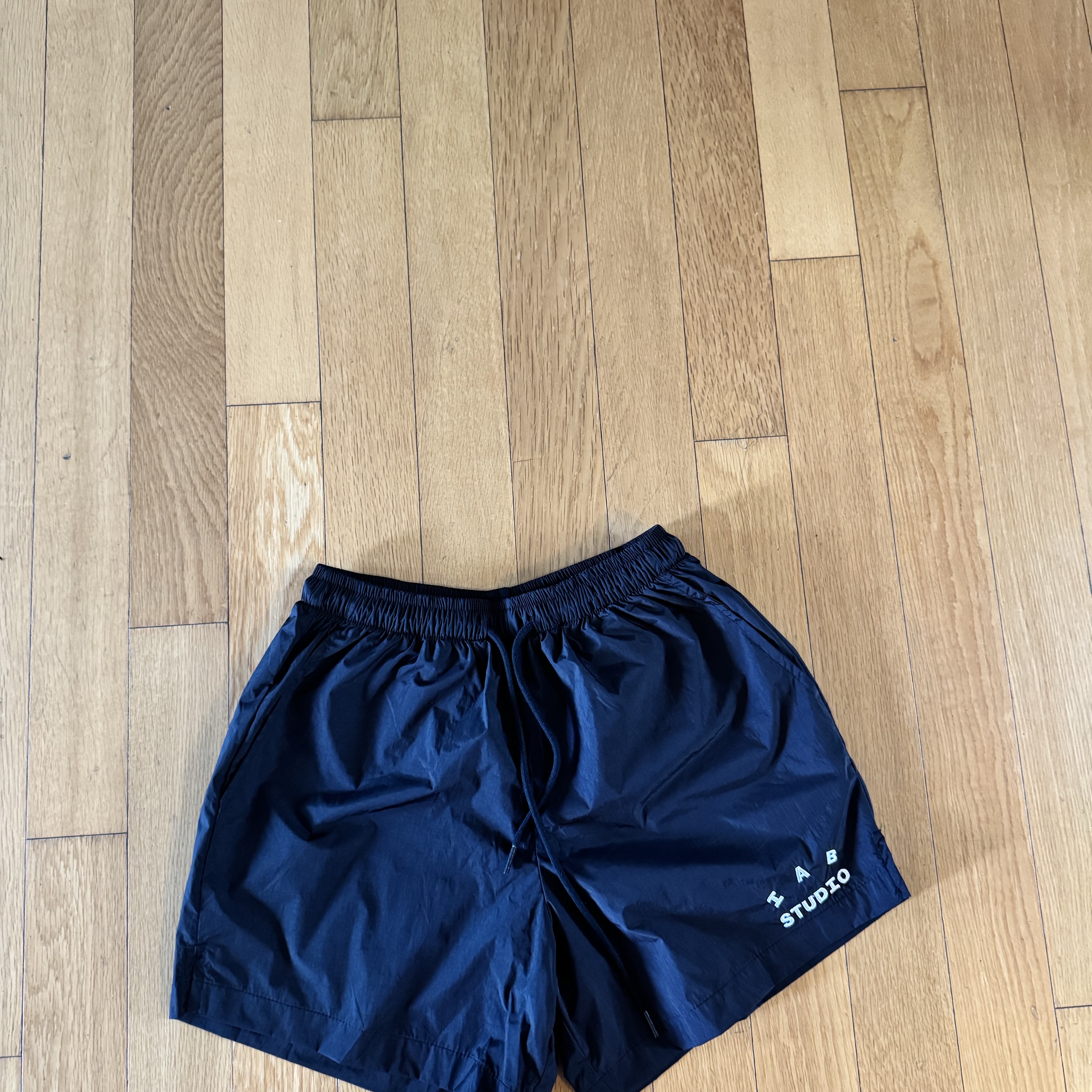 IAB Studio Woven Shorts Black - 23FW 착용 스타일 - 2
