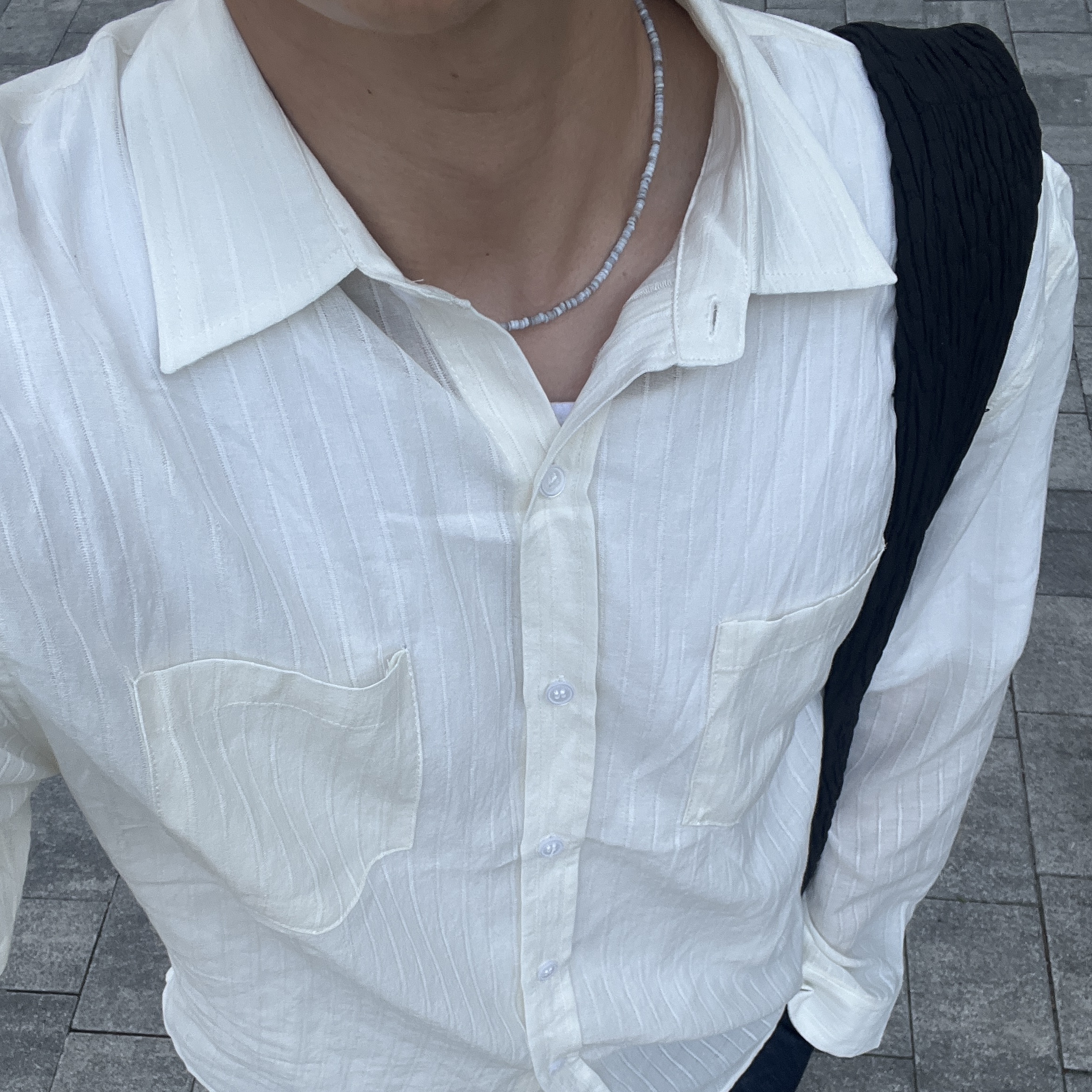 AX CONNECTION Crocodile Texture Belt, COS Cloud Tote Bag Black 착용 스타일 - 4