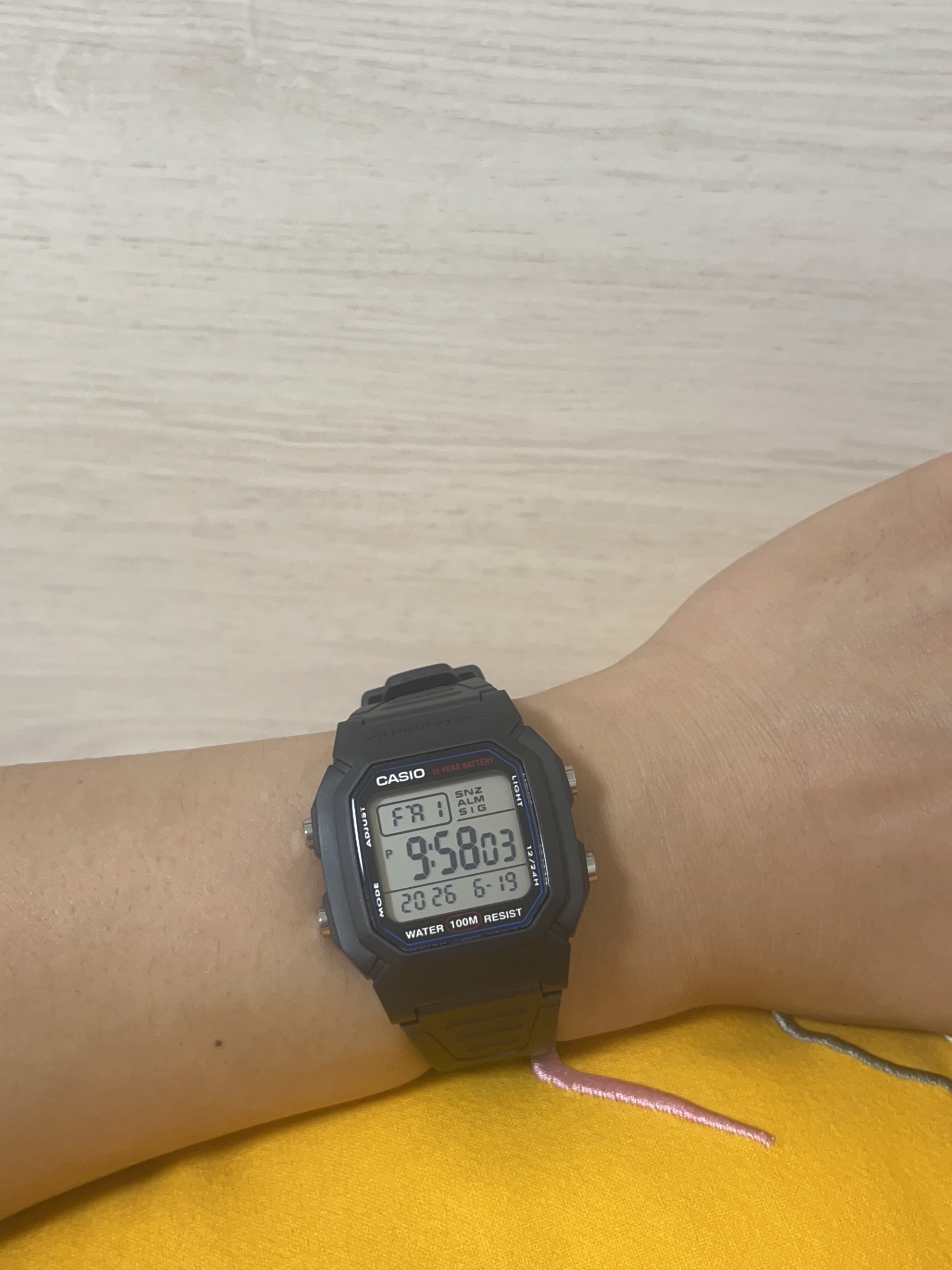 Casio W-800H-1AV 착용 스타일 - 1