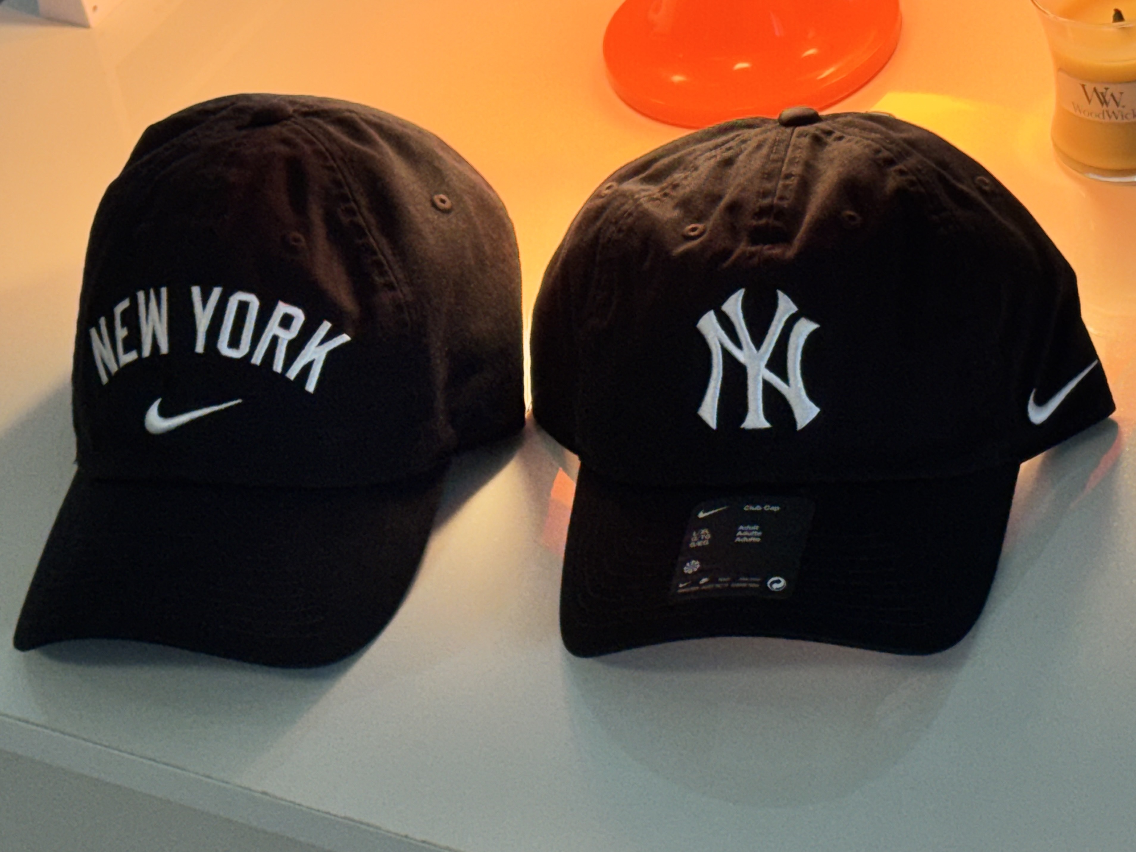 Nike New York Yankees Club Adjustable Hat Black 착용 스타일 - 2