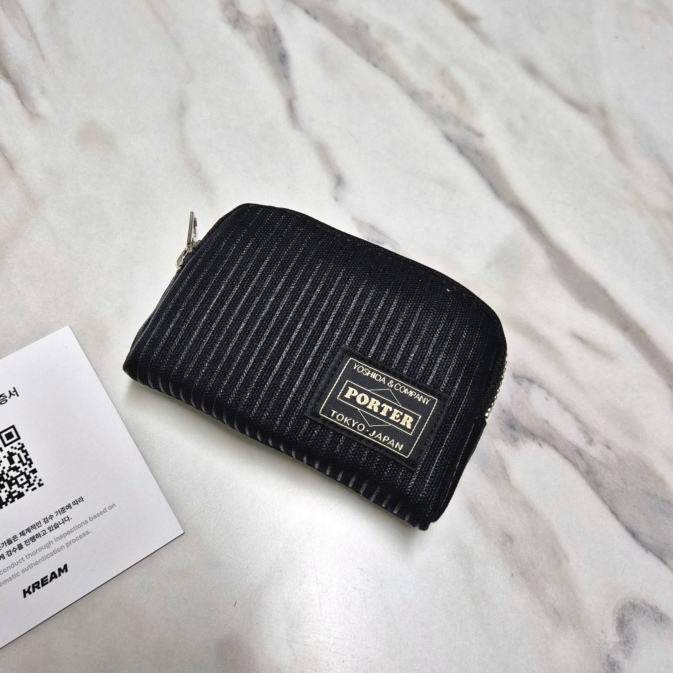 Porter Drawing Coin Key Case Black 착용 스타일 - 1