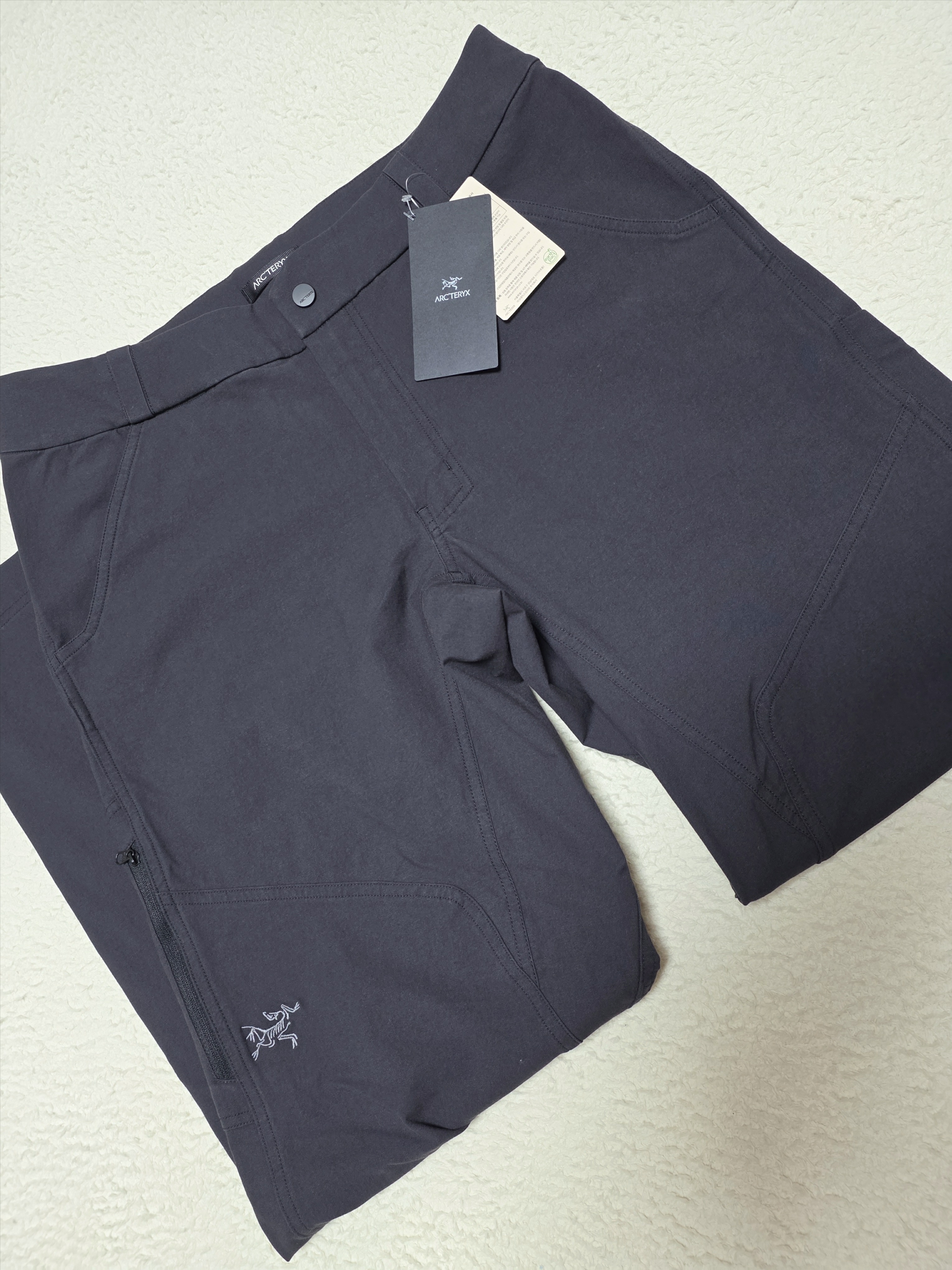 Arc'teryx Cronin Cotton Pants Black, Arc'teryx Cronin Pants Black 착용 스타일 - 2
