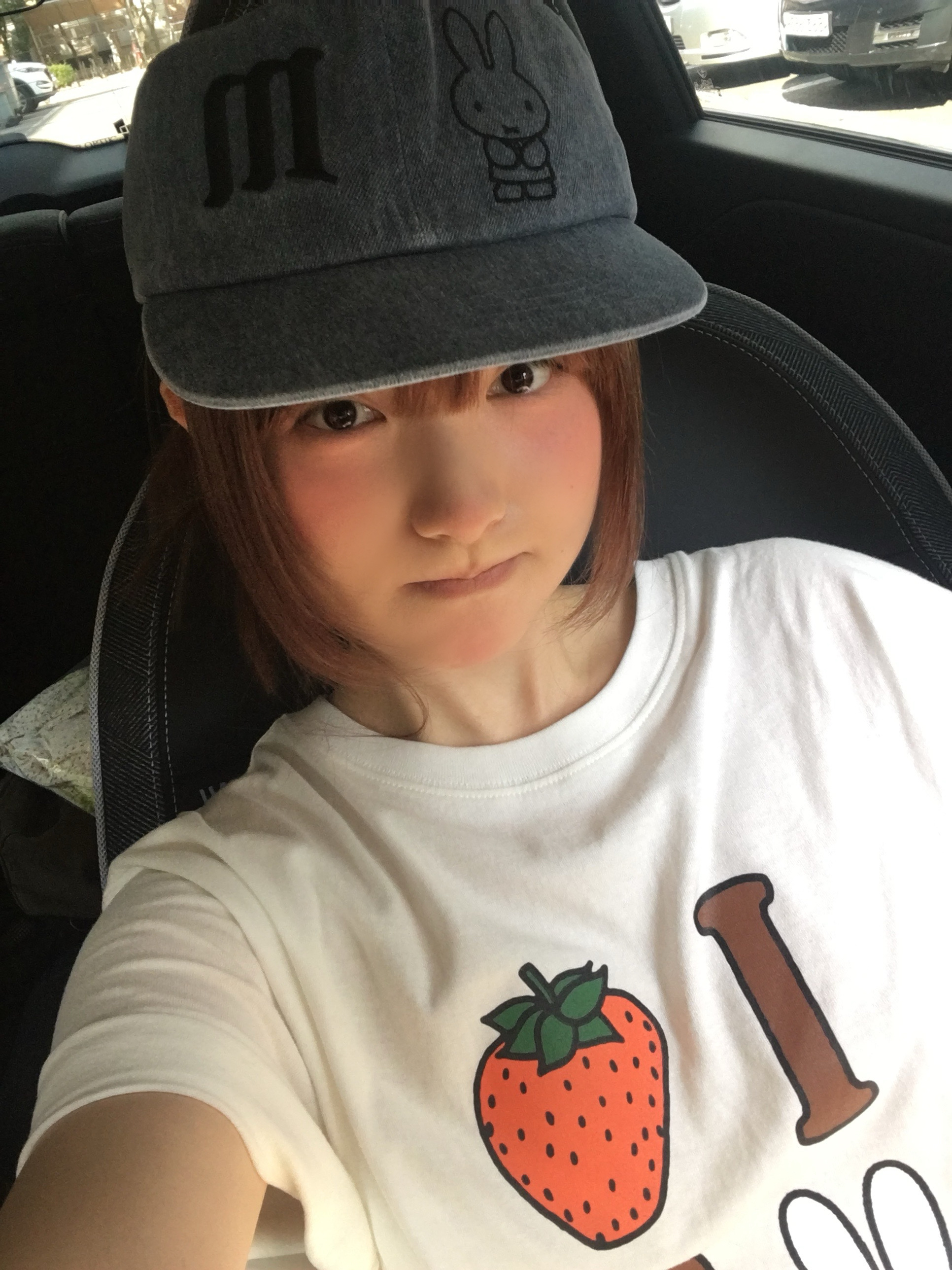 MILLO WOMEN x miffy I Love Miffy T-Shirt Ivory, MILLO WOMEN x miffy Miffy Signature Cap Vintage Blue 착용 스타일 - 4