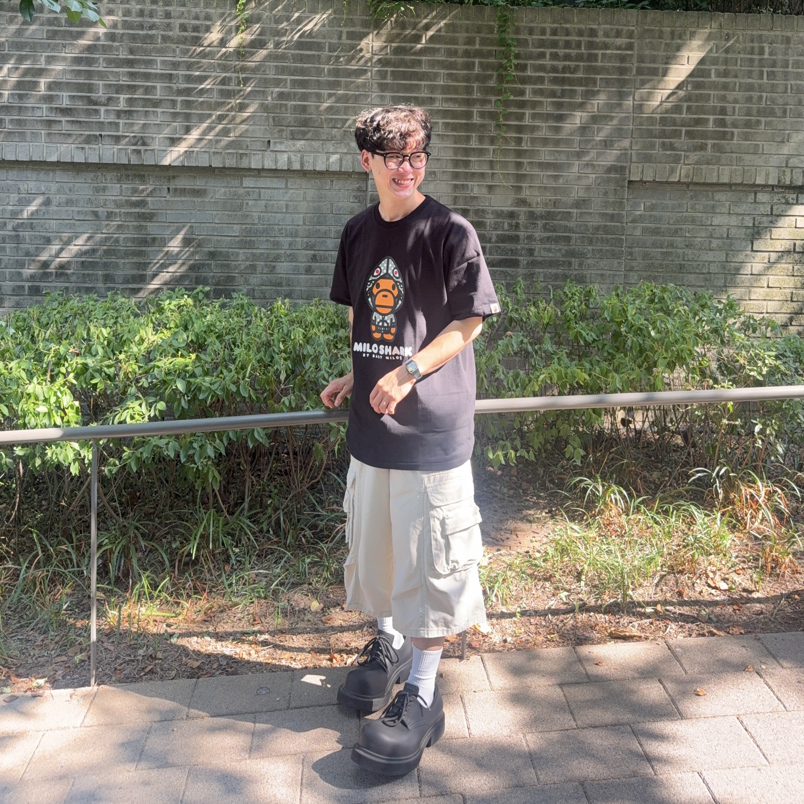 BAPE Milo Shark Osaka T-Shirt Black - Osaka Pop-Up Store Exclusive, Balenciaga Steroid Derby Black 착용 스타일 - 1