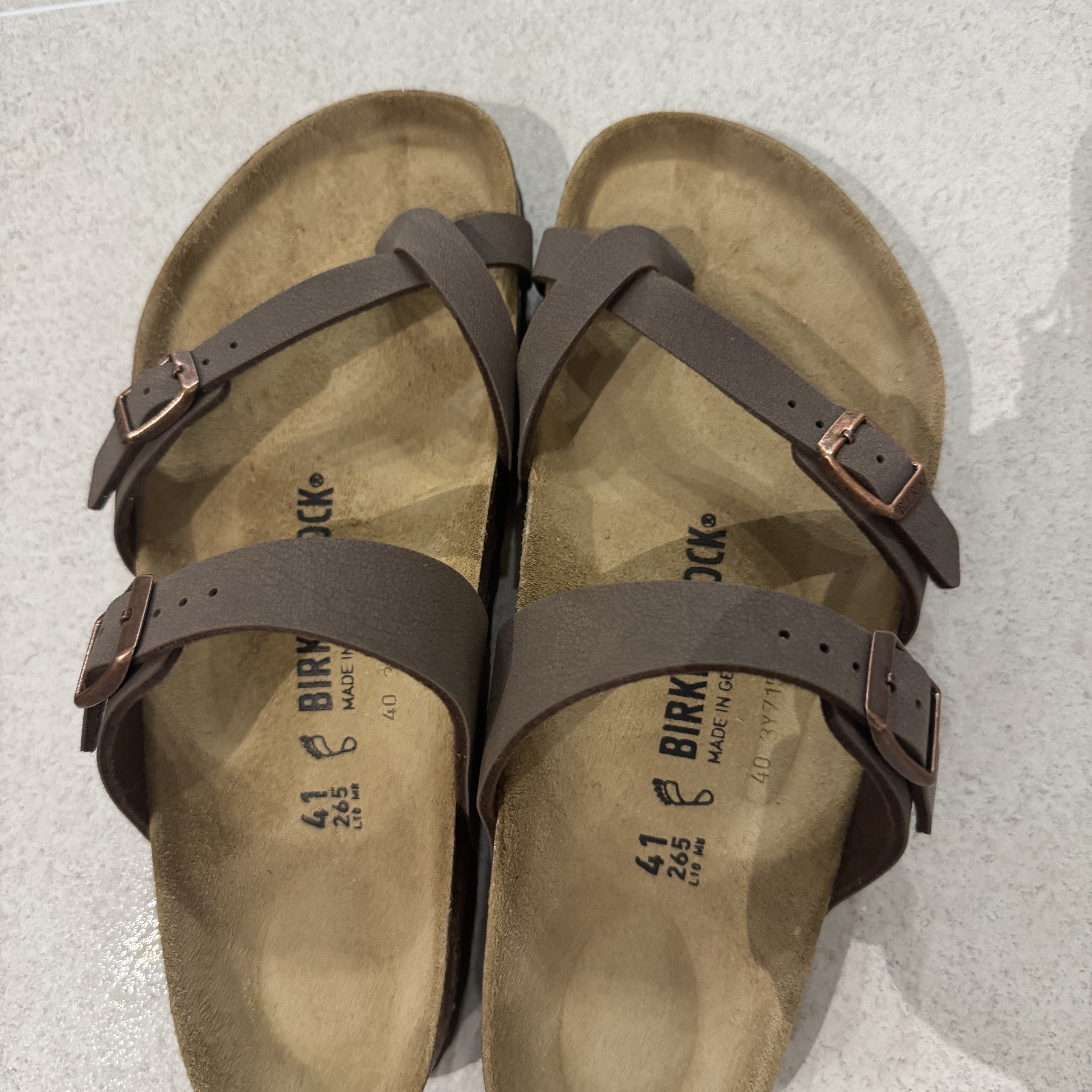 (W) Birkenstock Mayari Nubuck Leather Mocha - Regular 착용 스타일