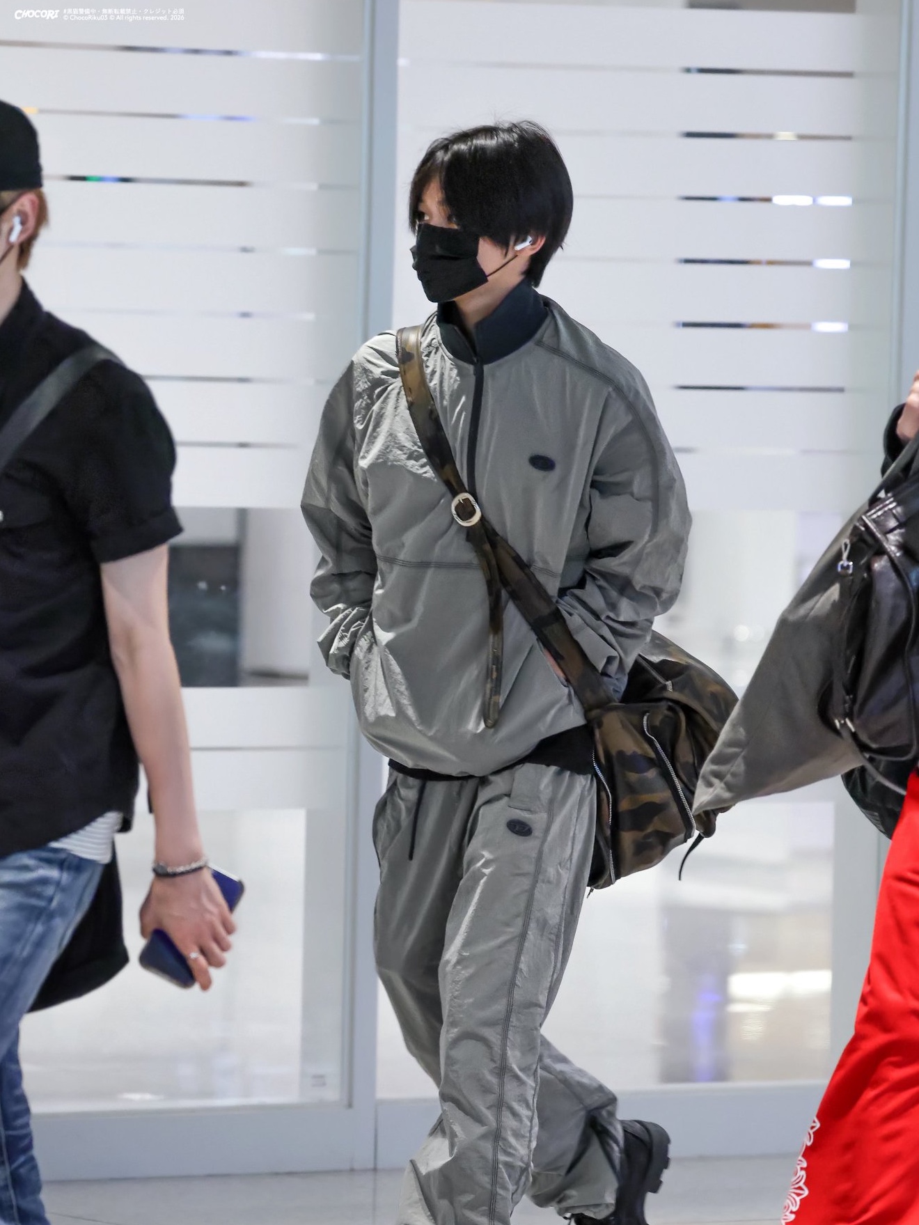 Diesel Nylon Jacket with Crinkle Effect Light Grey, Diesel Nylon Pants with Crinkle Effect Light Grey 착용 스타일 - 1