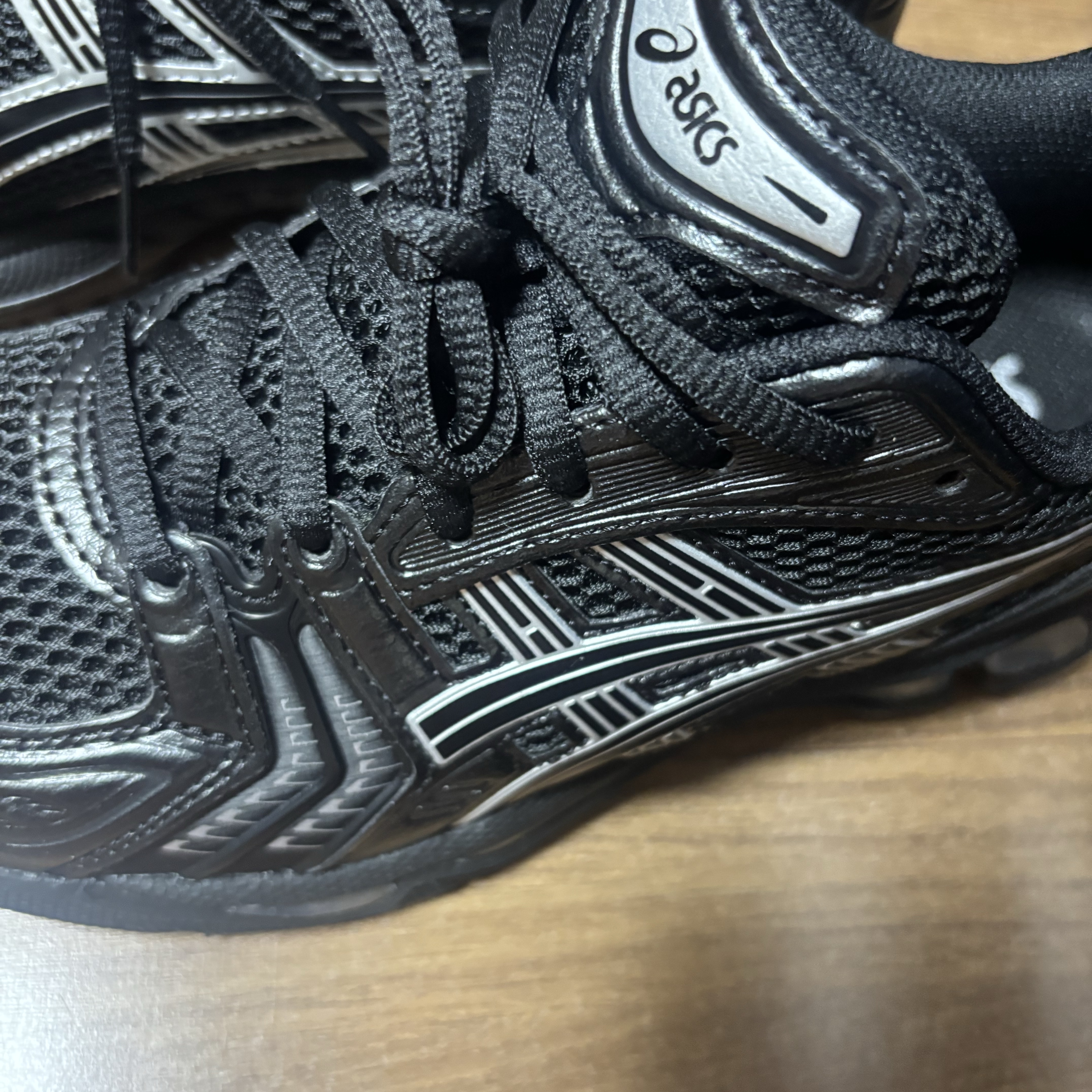 Asics Gel-Kayano 14 Black Pure Silver 착용 스타일