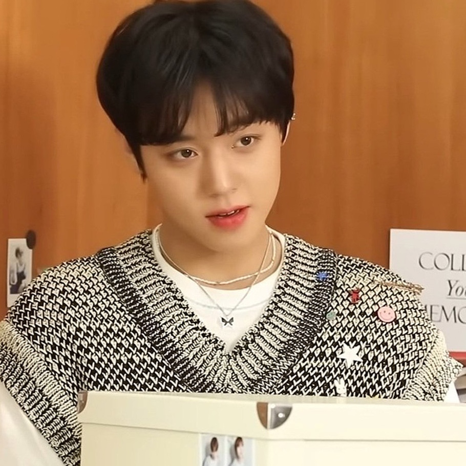 Nonenon Ee Fly Necklace 착용 스타일