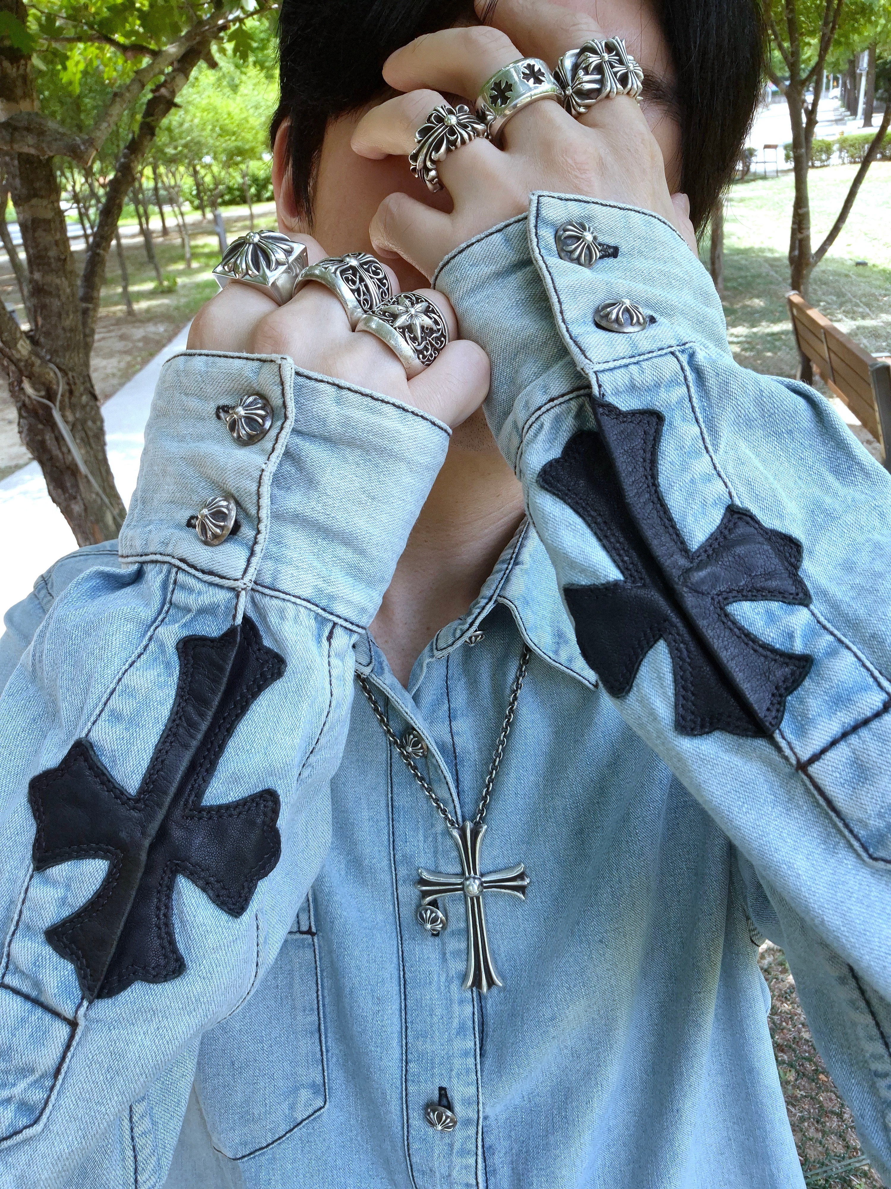 Chrome Hearts Double Floral Cross Ring Silver, Gucci Flat Marmont Belt Black 착용 스타일 - 1
