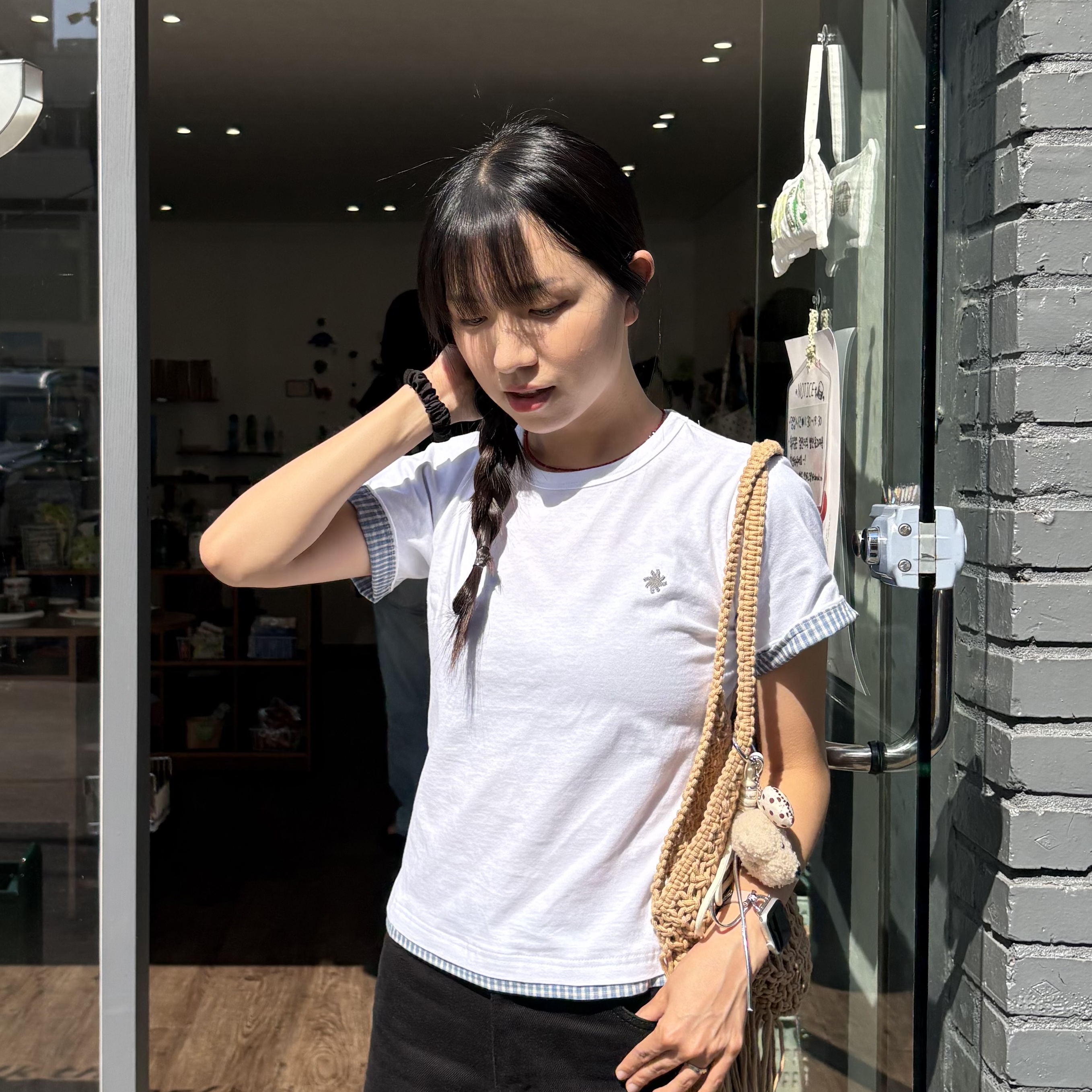 SLOW RECORD HOUSE Layered Check Roll-Up T-Shirt White 착용 스타일