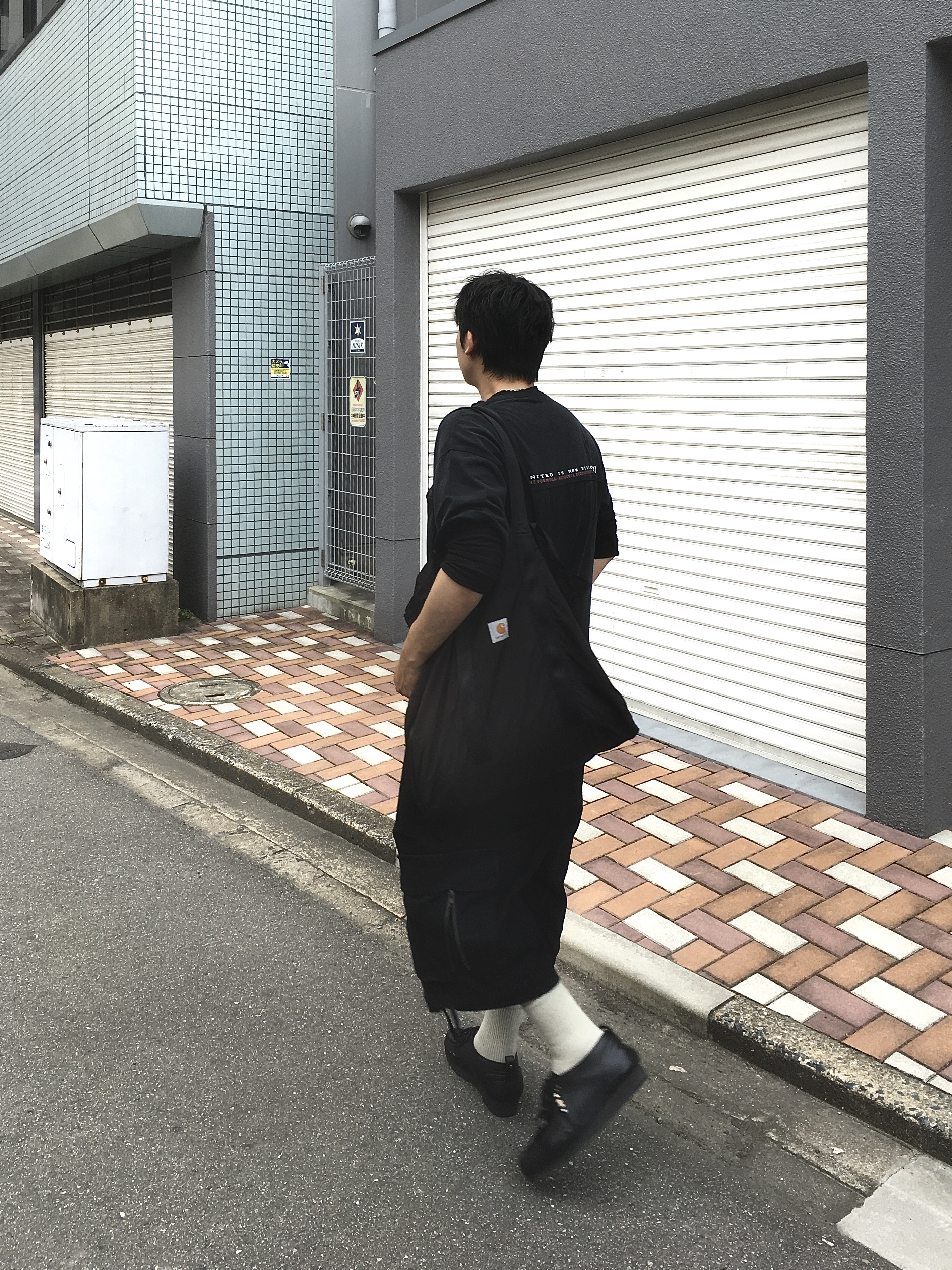 ETCE Back Zipper Cargo Short Black, ETCE Washed Formula Pocket Tee Black 착용 스타일 - 3