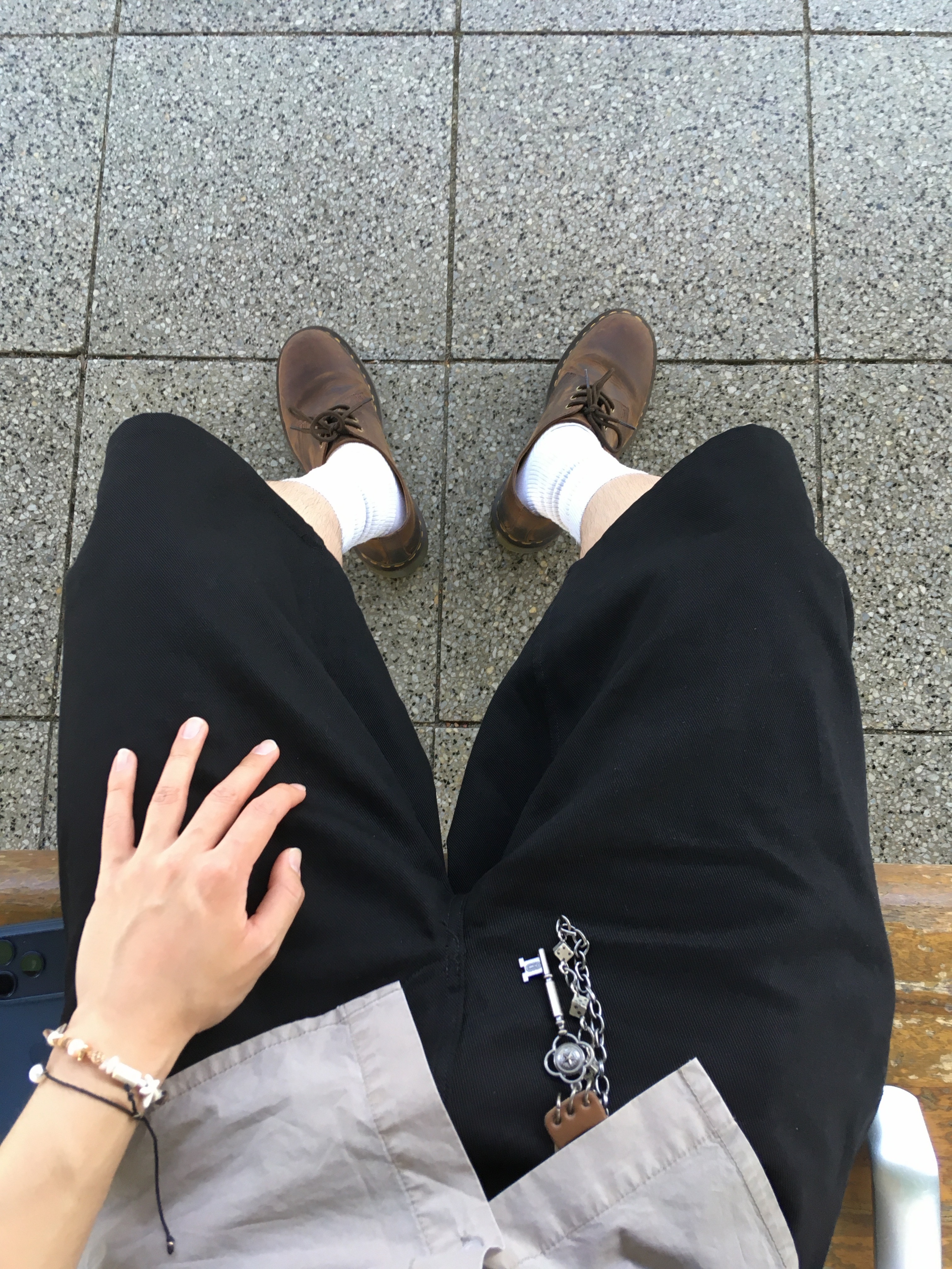 Dr. Martens 1461 Crazy Horse Dark Brown 착용 스타일 - 5