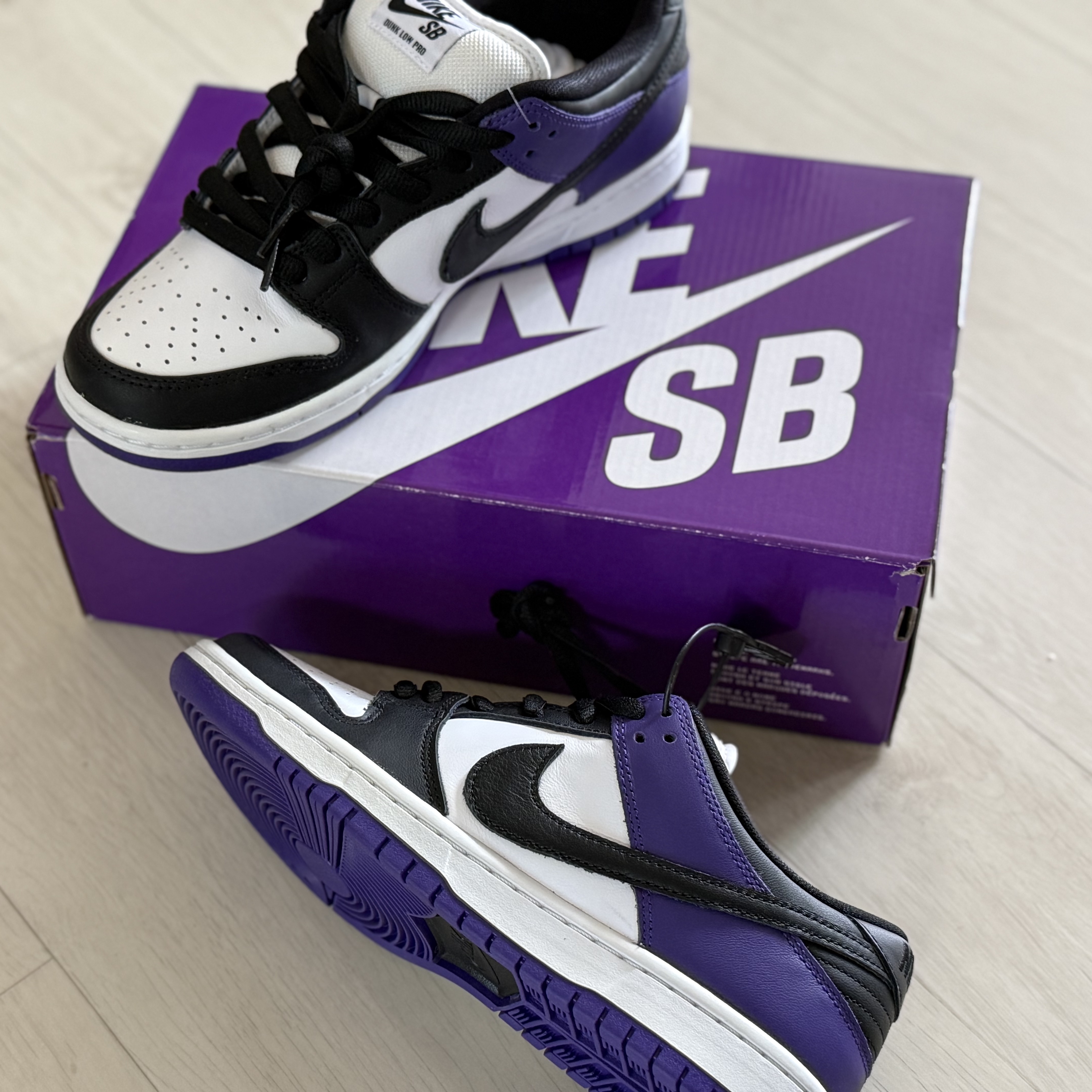 Nike SB Dunk Low Pro Court Purple 착용 스타일 - 2