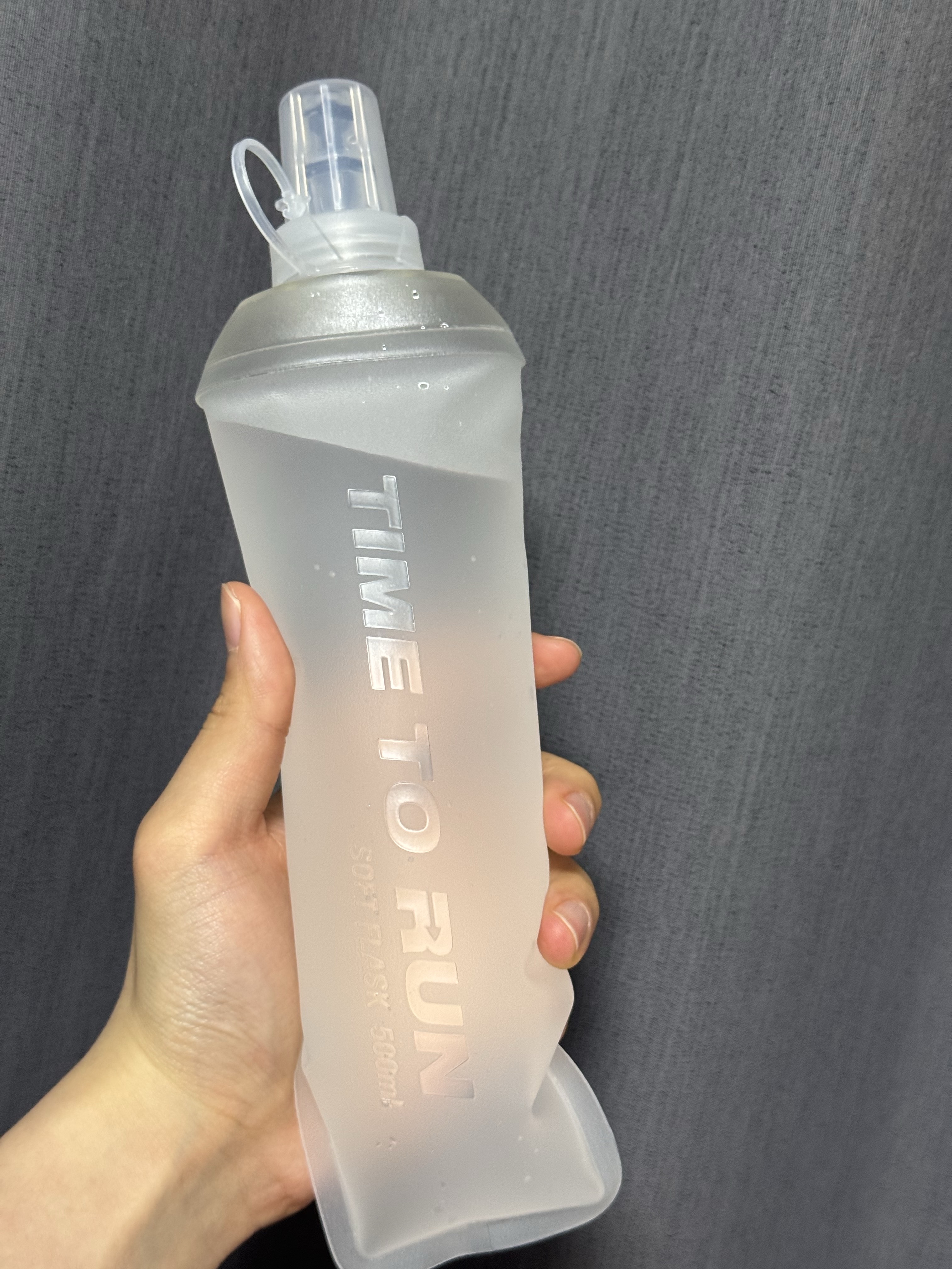 TIME TO RUN Soft Flask W-MX Running Hydration Water Bottle 착용 스타일