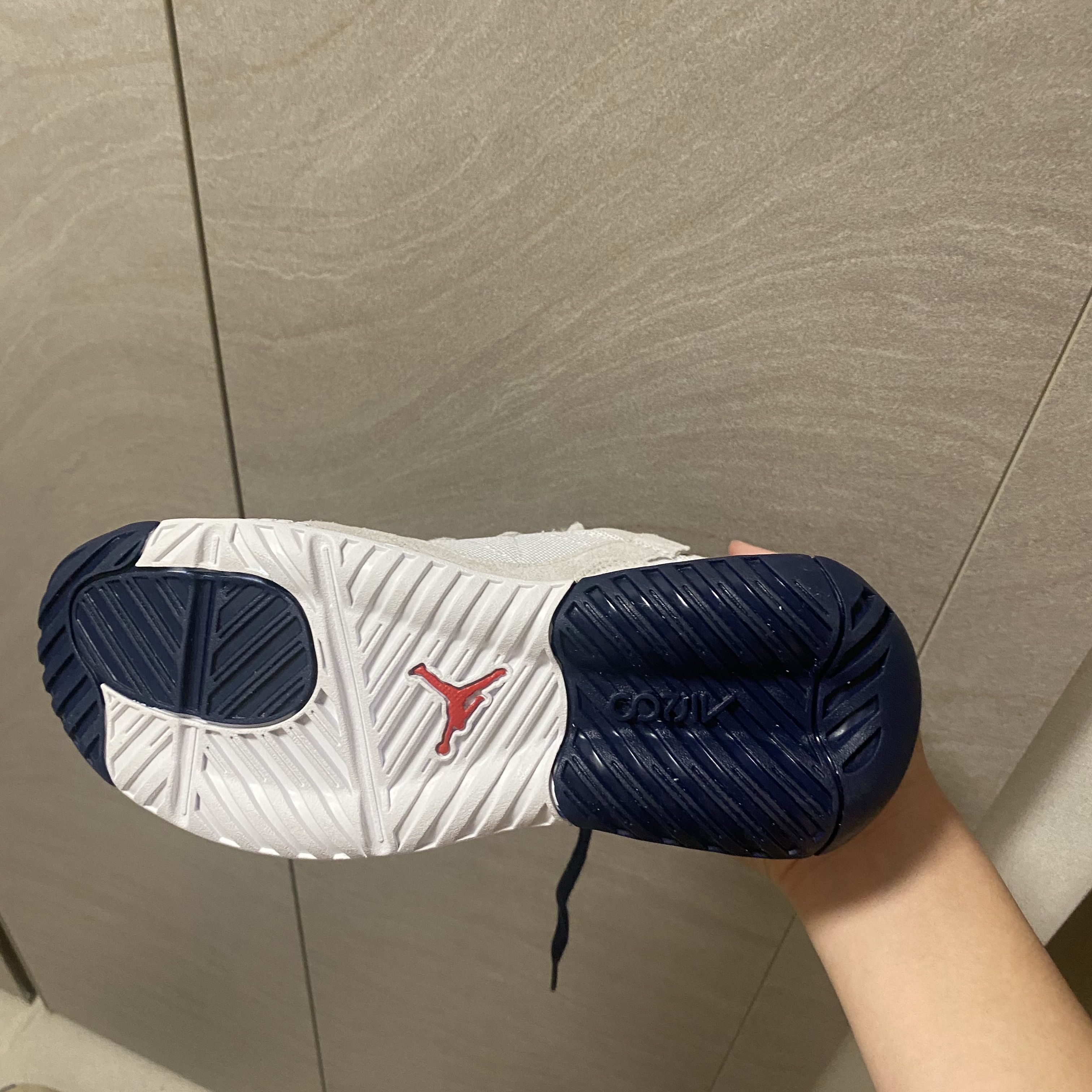 (W) Jordan x Paris Saint-Germain MA2 White 착용 스타일 - 3