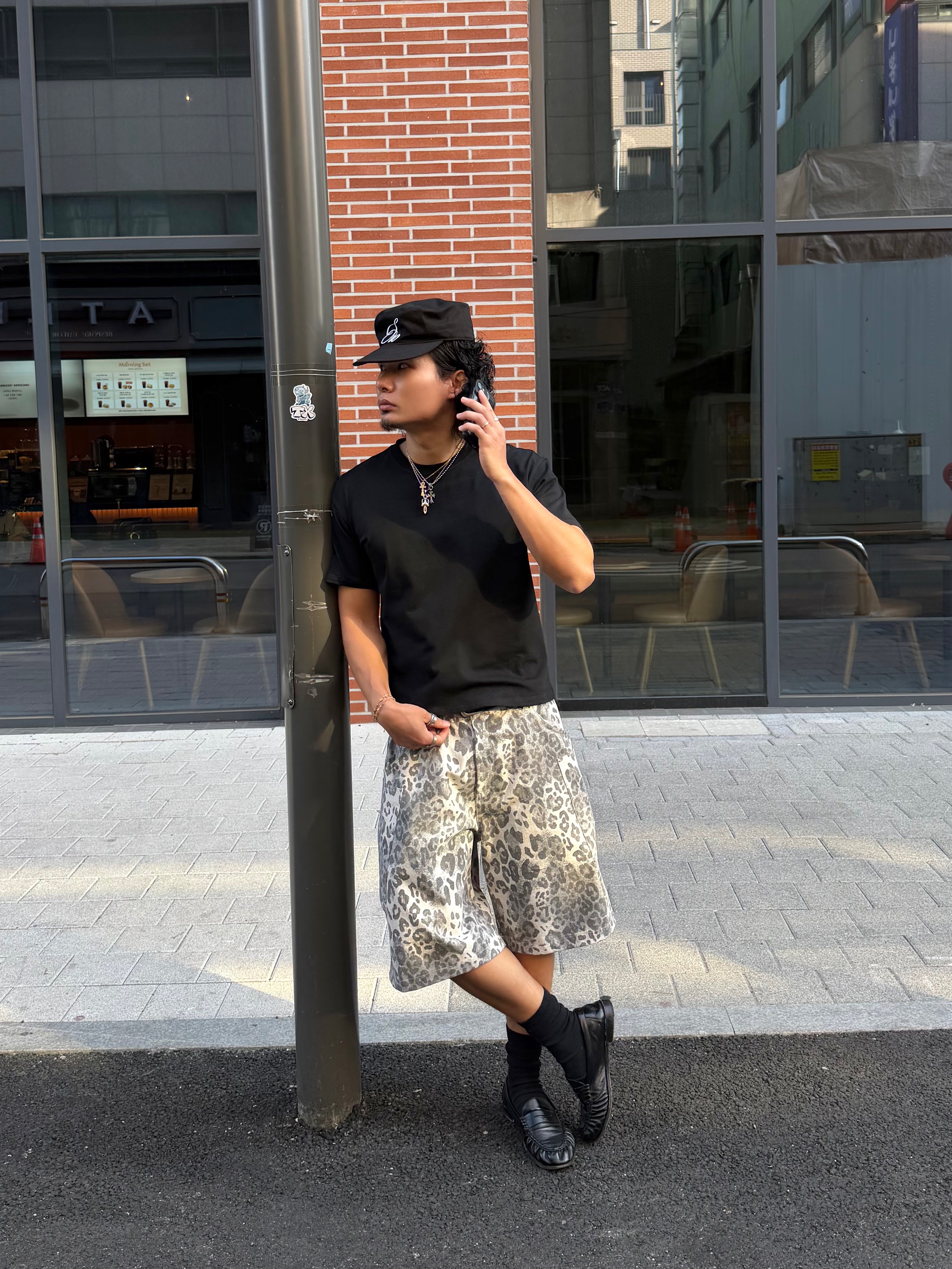 (W) Saint Laurent Le Loafer Penny in Shiny Leather Black, Hansroom Chrome Hearts Large Dagger Pendant 착용 스타일 - 1