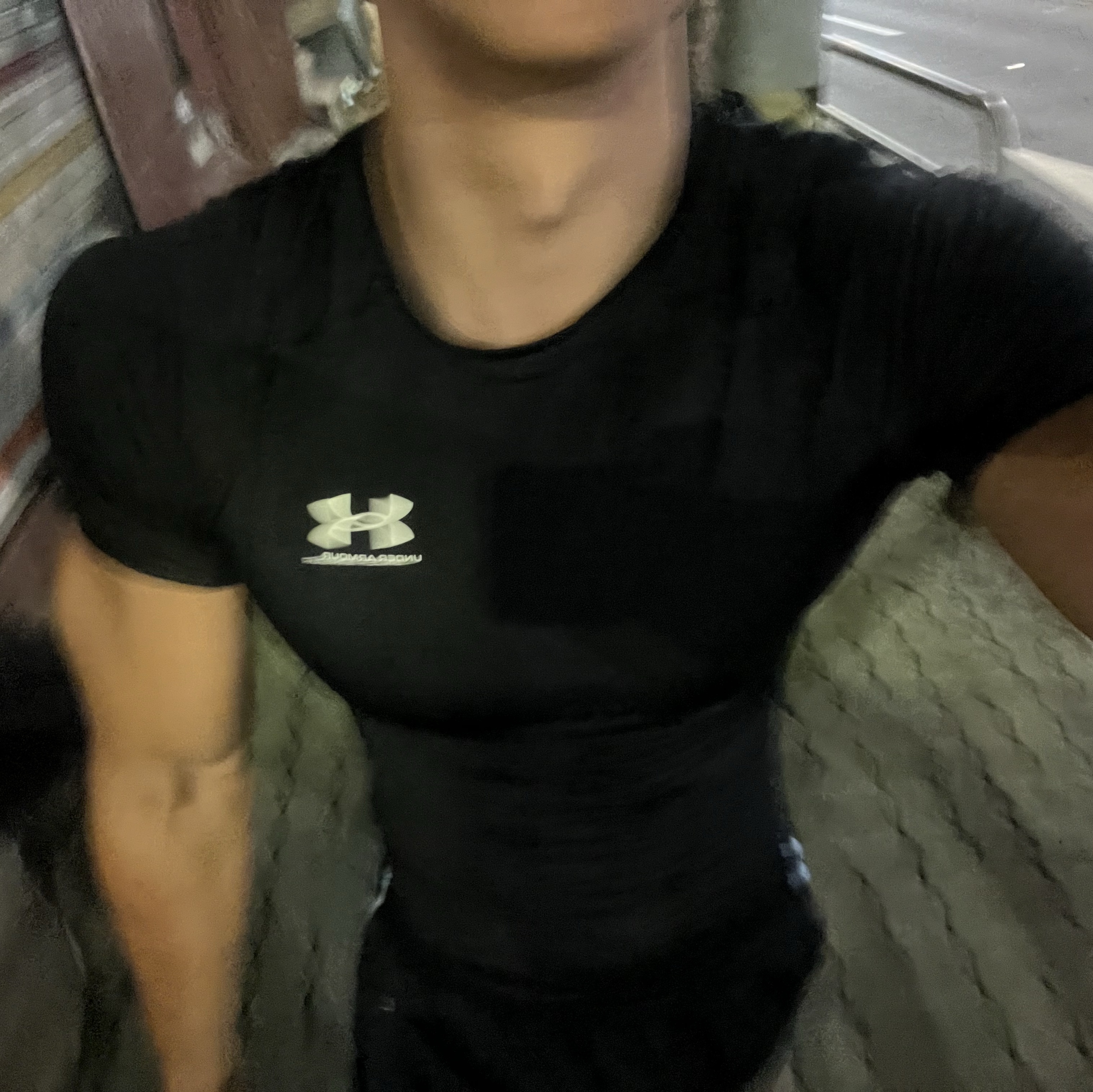 Under Armour HeatGear Short Sleeve Black White 착용 스타일