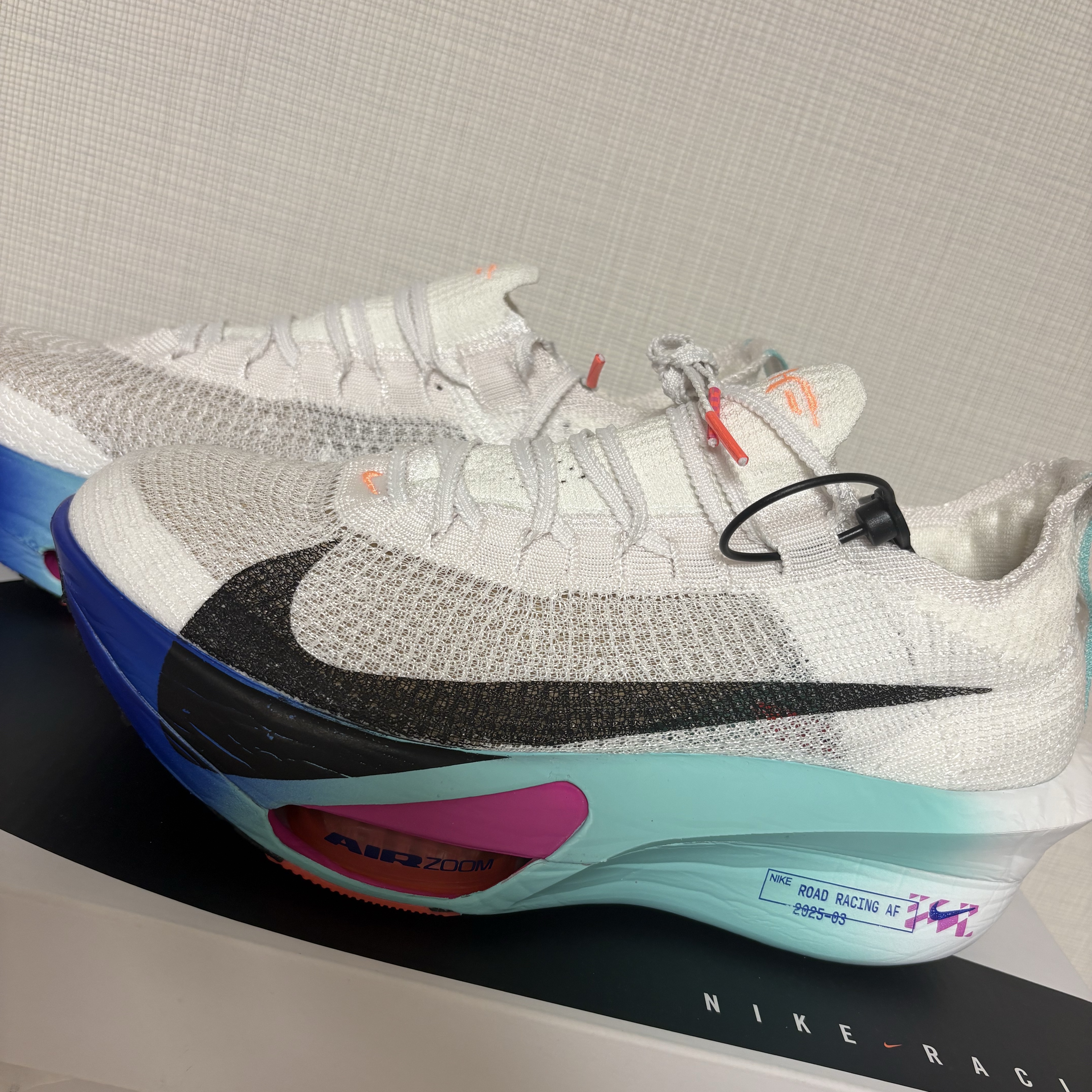 Nike Air Zoom Alphafly Next% 3 White Hyper Turquoise 착용 스타일 - 1