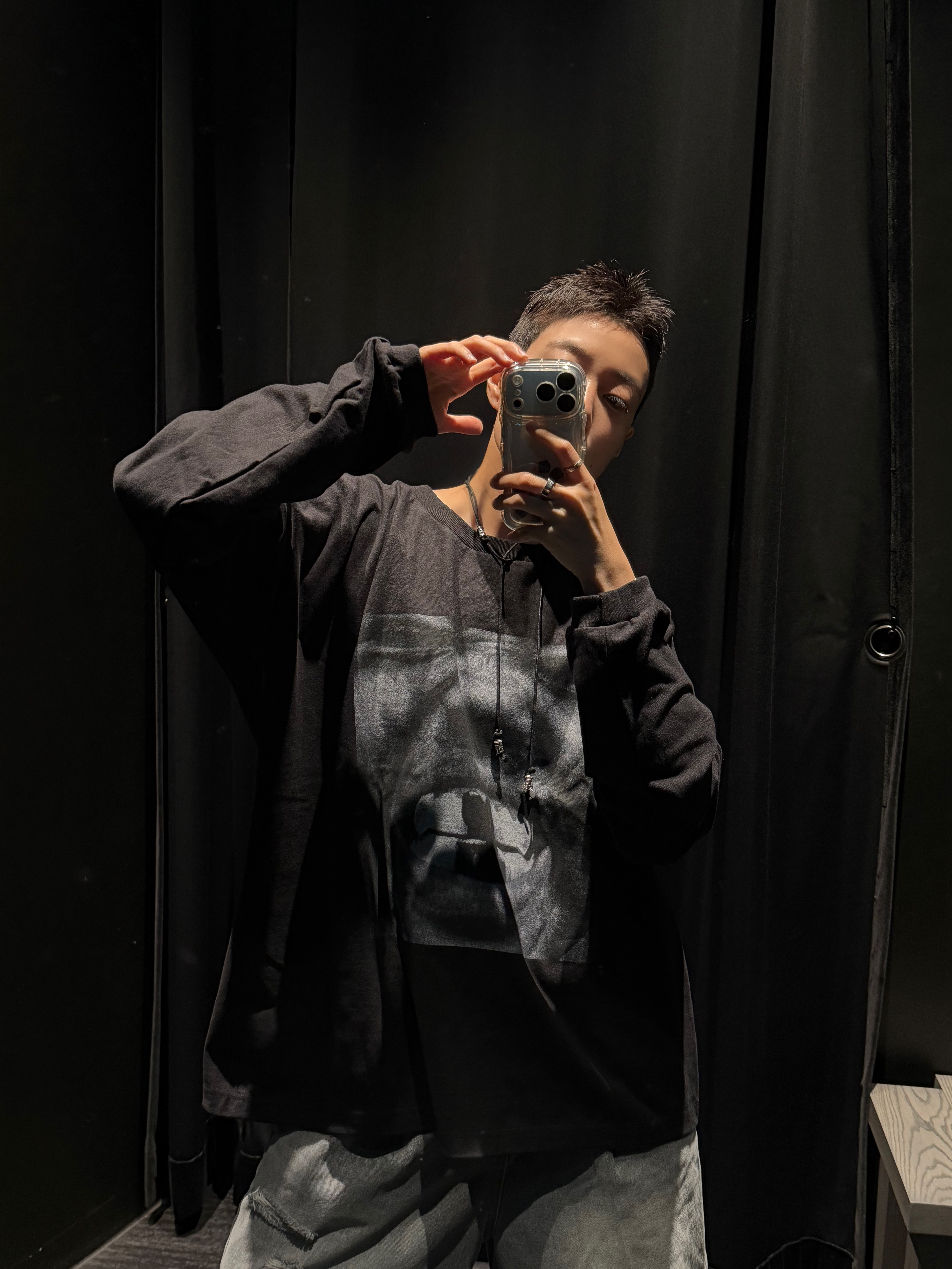 Hono Report Rope Necklace Ivory, Yeezy Bully LS-01 Long Sleeve T-Shirt Black 착용 스타일 - 2