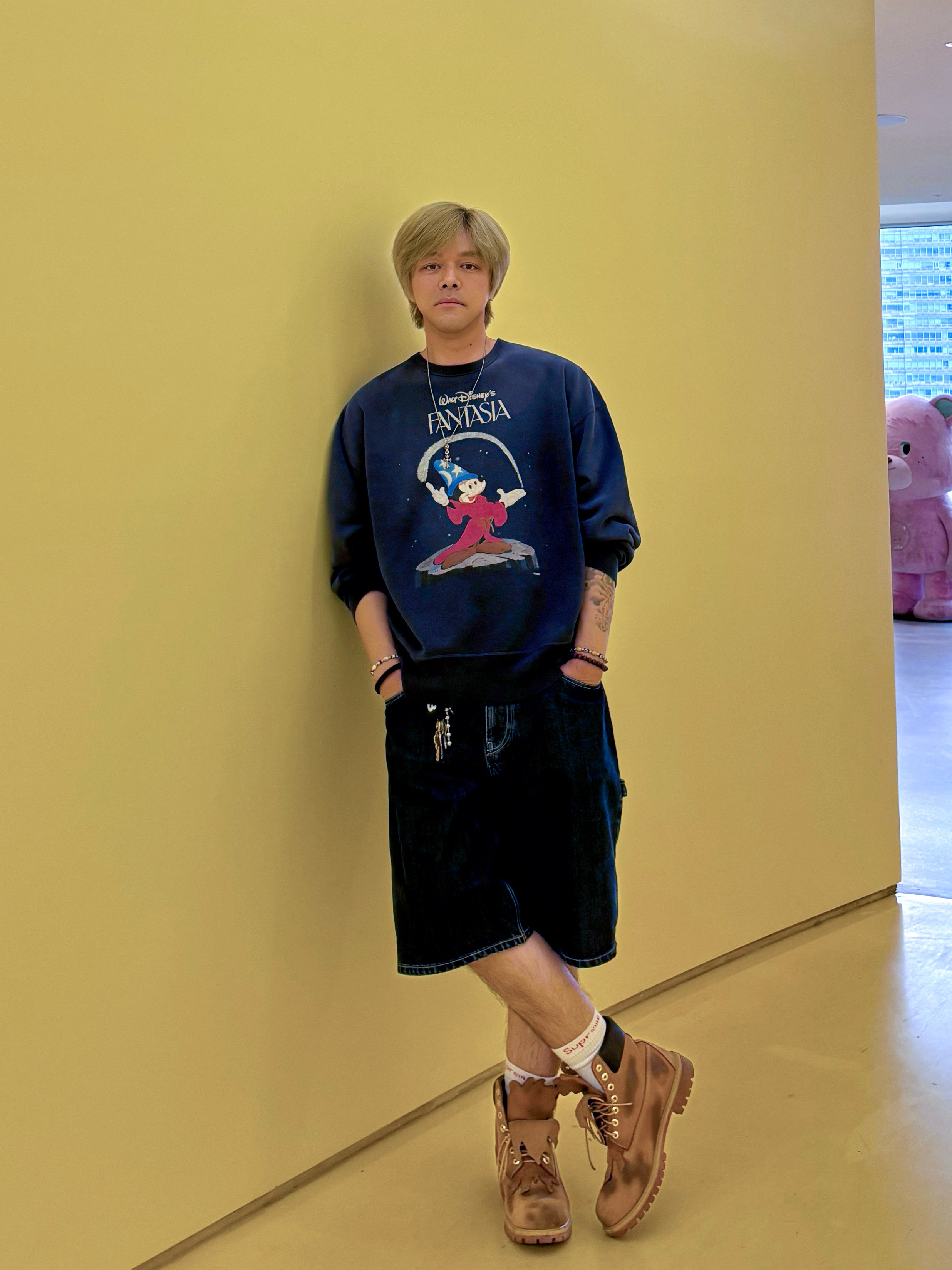 Saint Mxxxxxx x Disney Fantasia Crewneck Sweatshirt Navy - 25SS, Supreme x Nike Denim Short Indigo - 24SS 착용 스타일 - 2