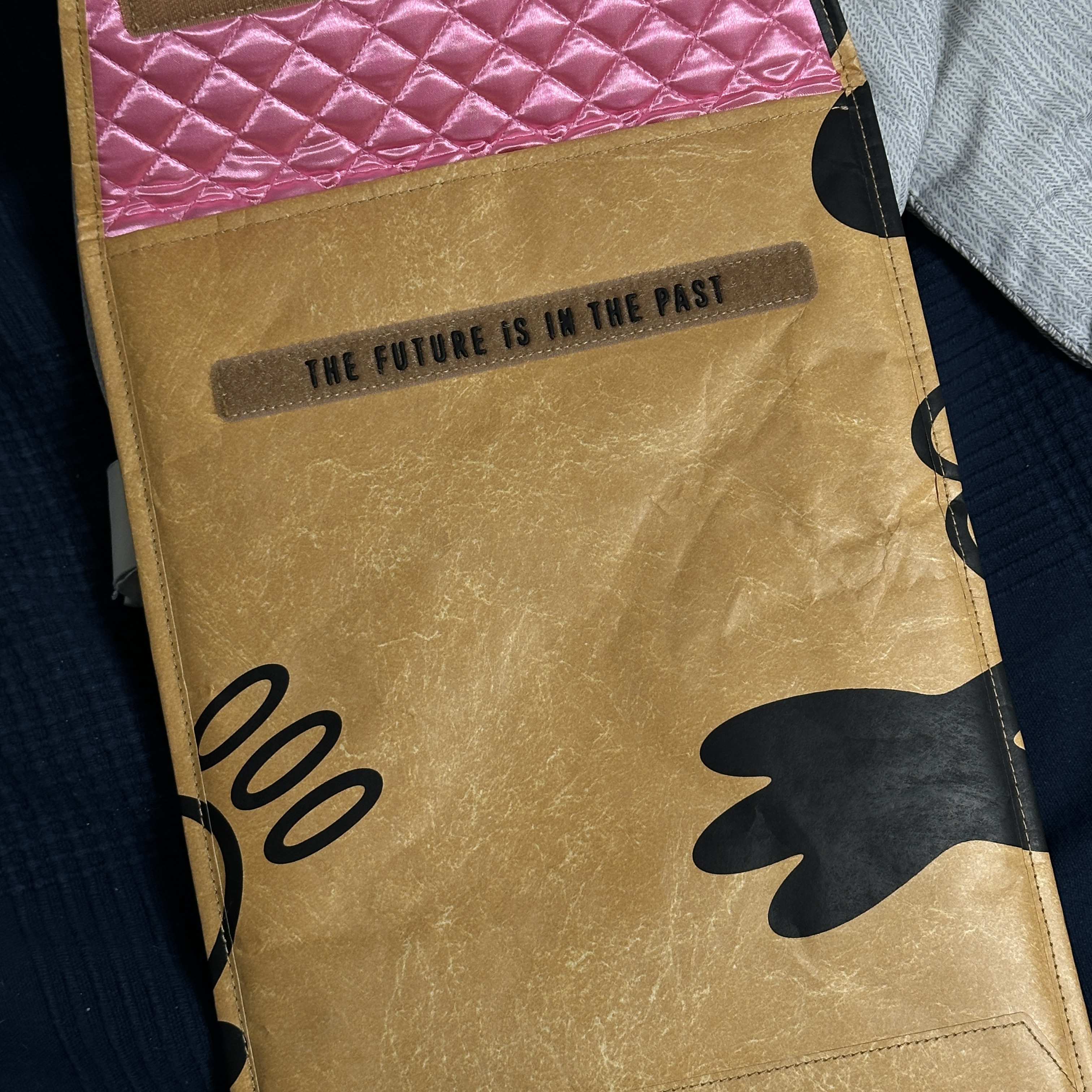 Human Made x Verdy PC Tablet Case 14 Inch Beige - Jamsil Store Exclusvie 착용 스타일 - 2