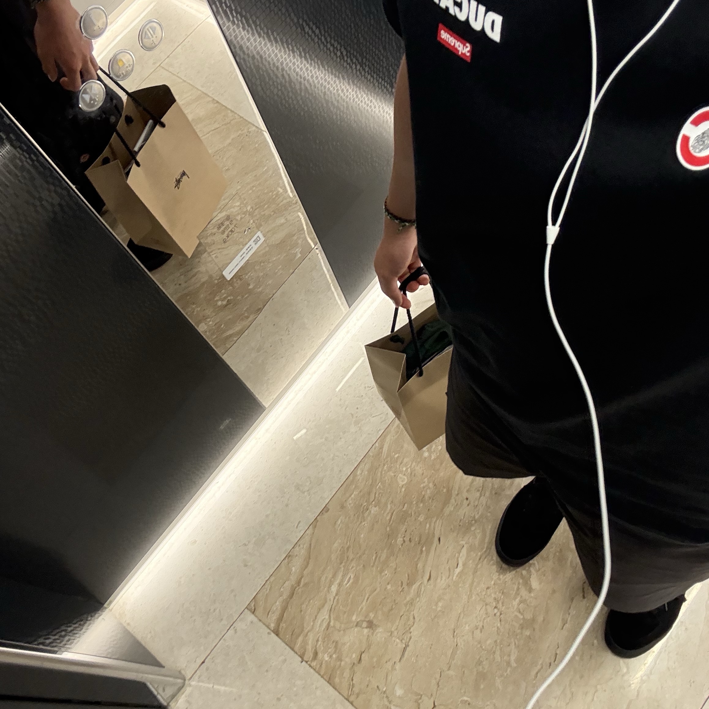 Supreme x Ducati Logos T-Shirt Black - 24SS, Vans Half Cab Black 착용 스타일