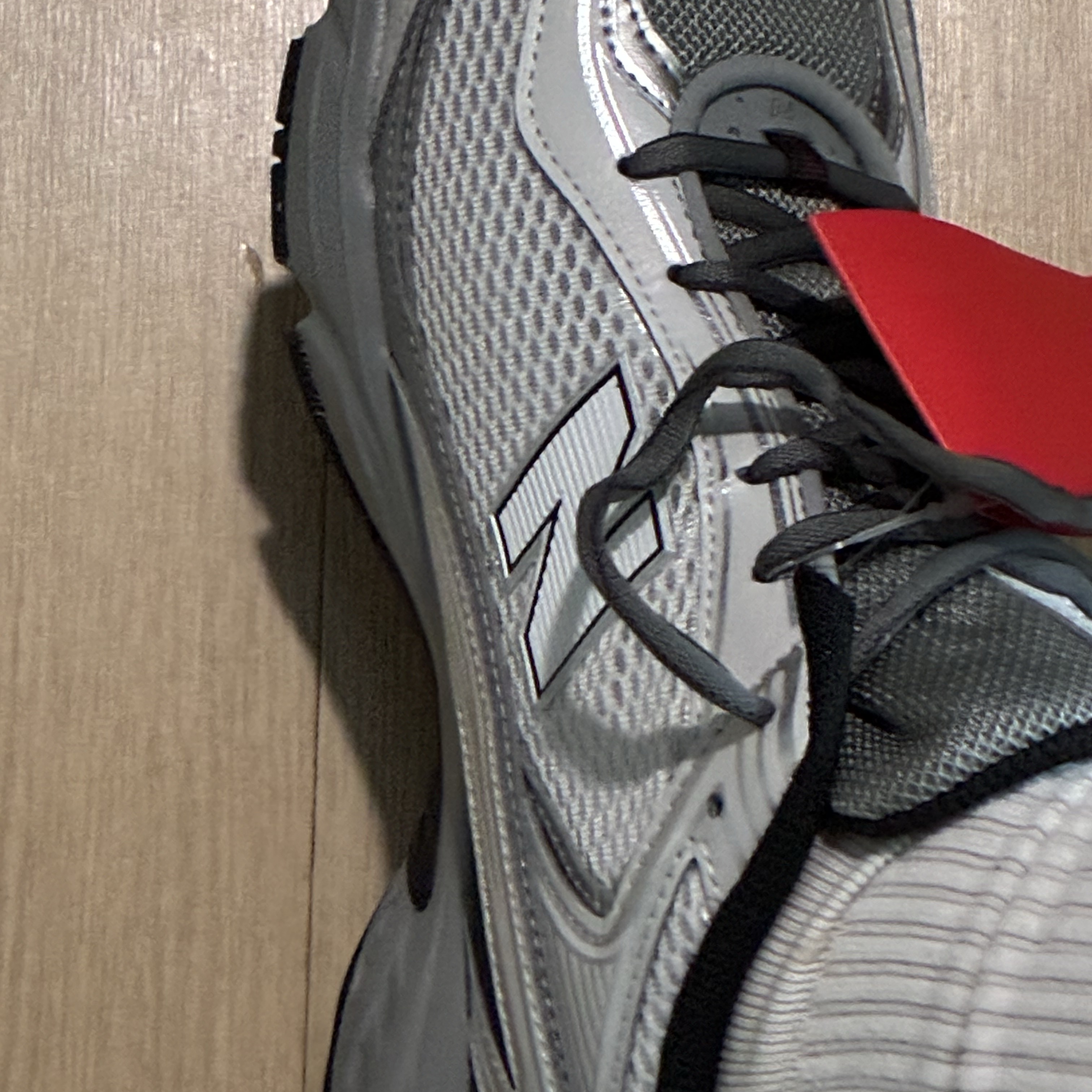 New Balance 509 Grey Matter White 착용 스타일 - 2