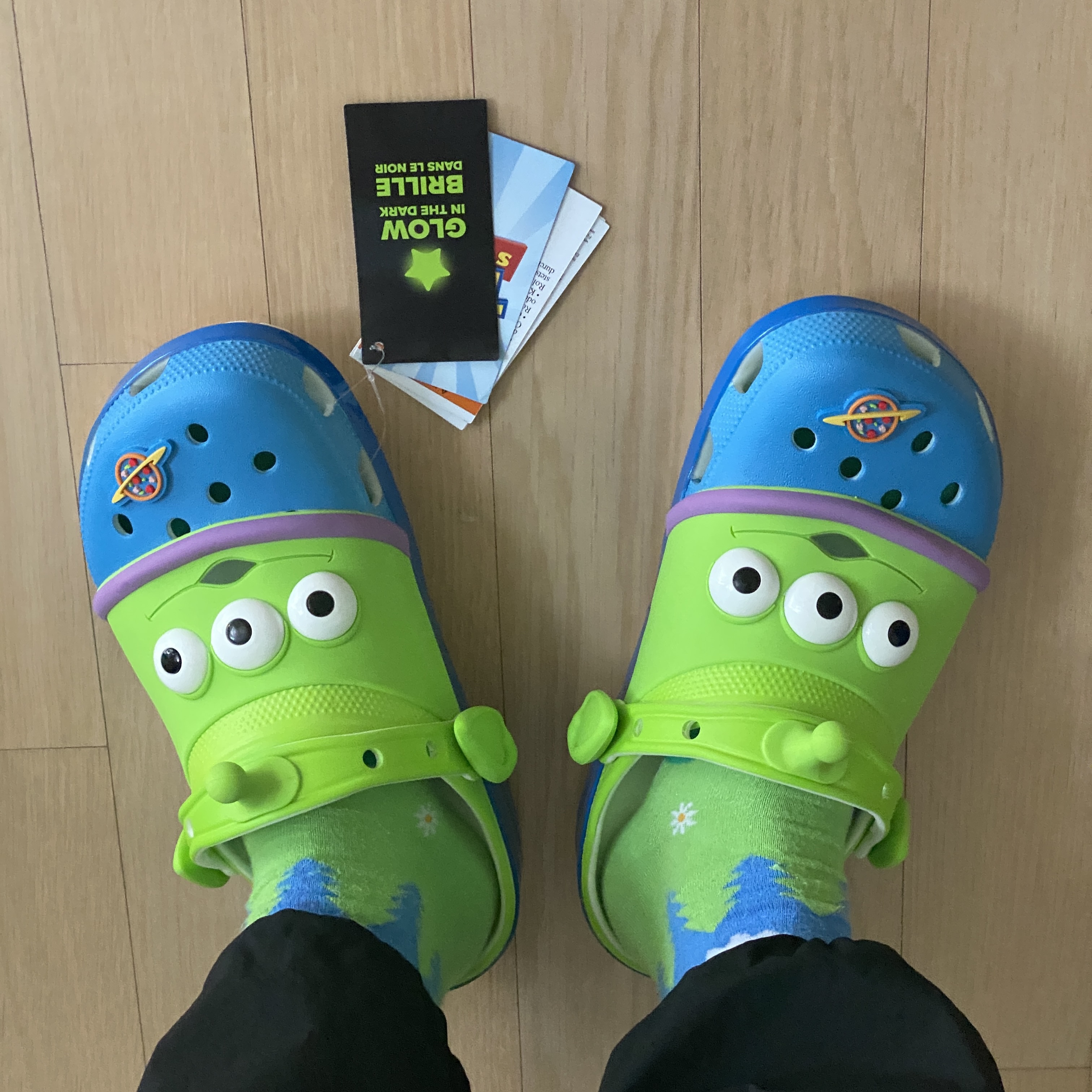 Crocs x Toy Story Alien Classic Clog Multi 착용 스타일