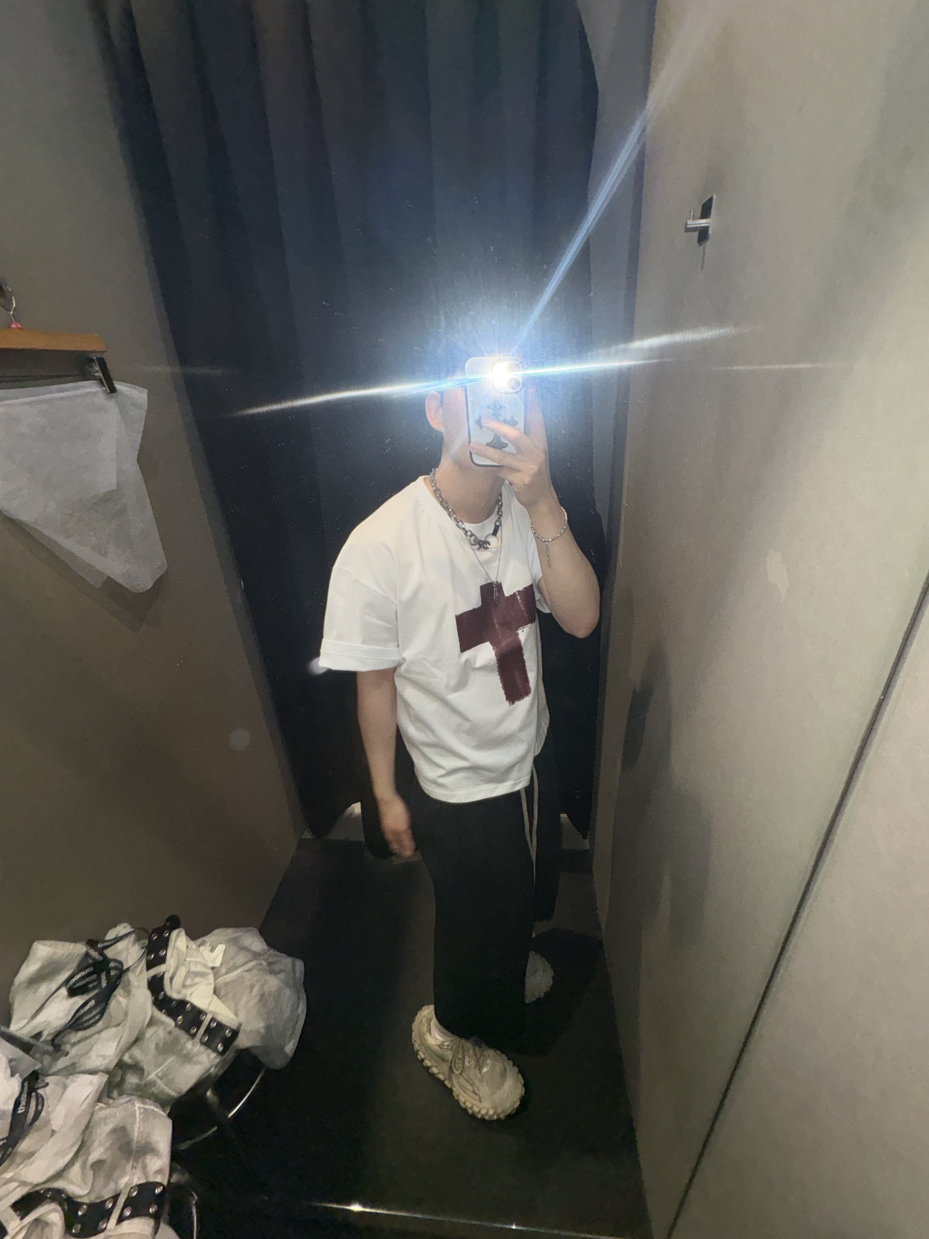 Balenciaga Defender Sneakers Beige, Aftermath Atm 777 Logo Ball Cap Black 착용 스타일 - 3