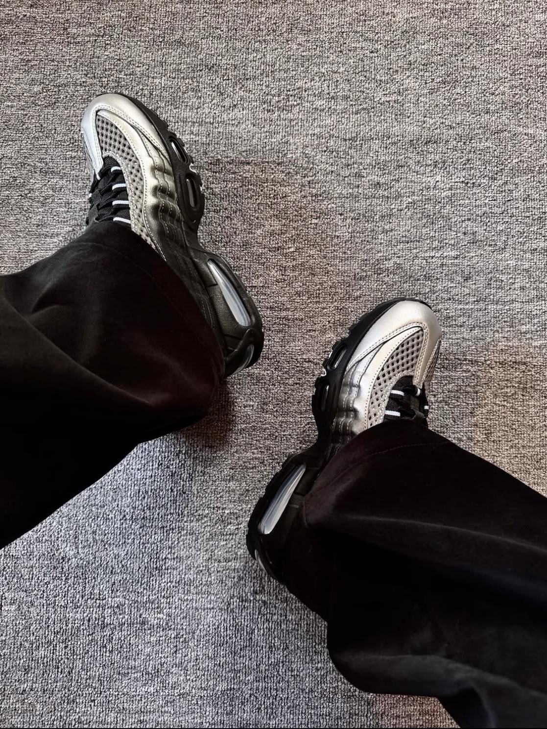 Nike x Palace Air Max 95 Metallic Silver Aluminum 착용 스타일 - 4