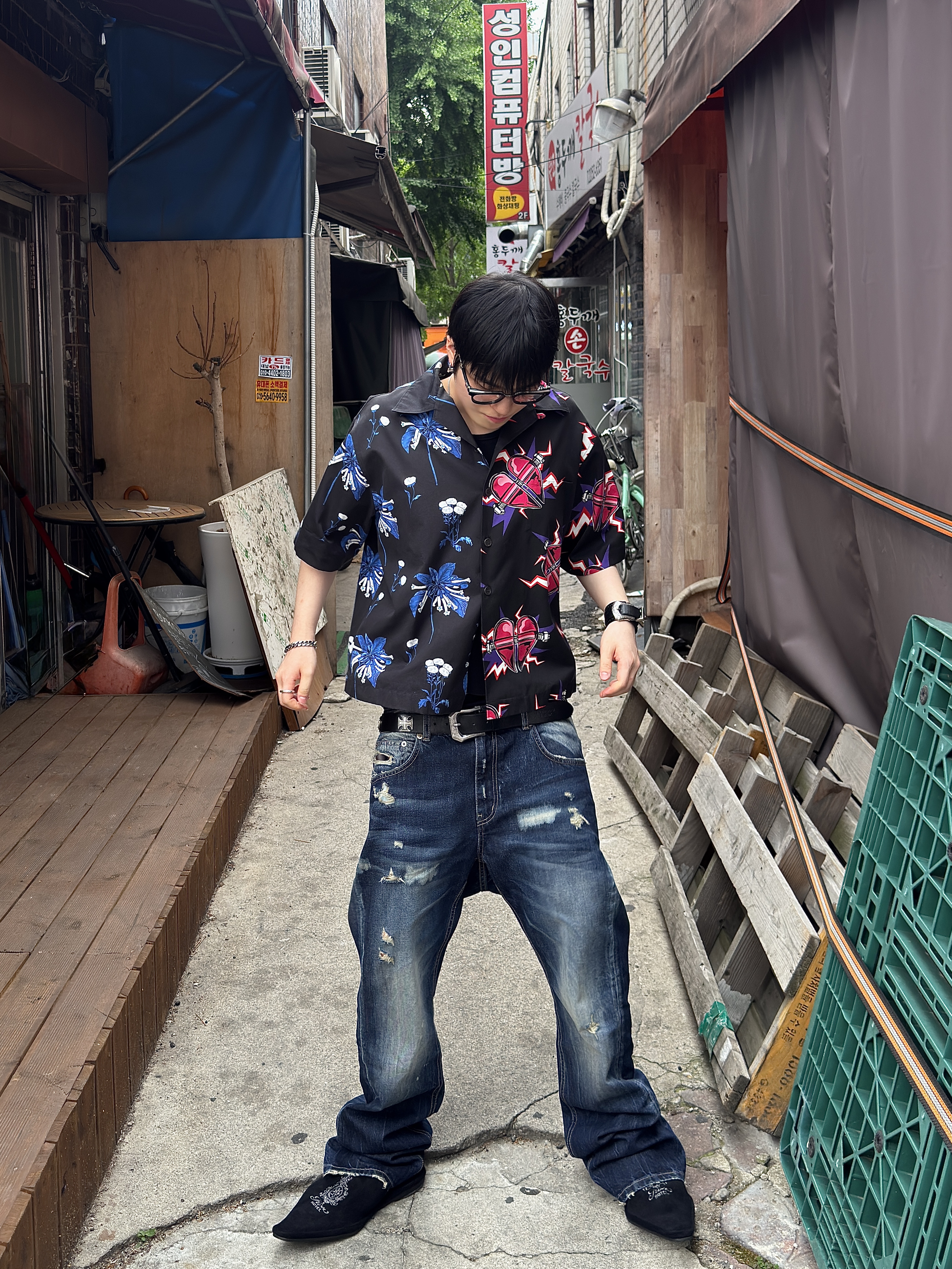 Protocol Index Semi Flared Jeans Blue, Protocol Index Concho Belt Black 착용 스타일 - 1