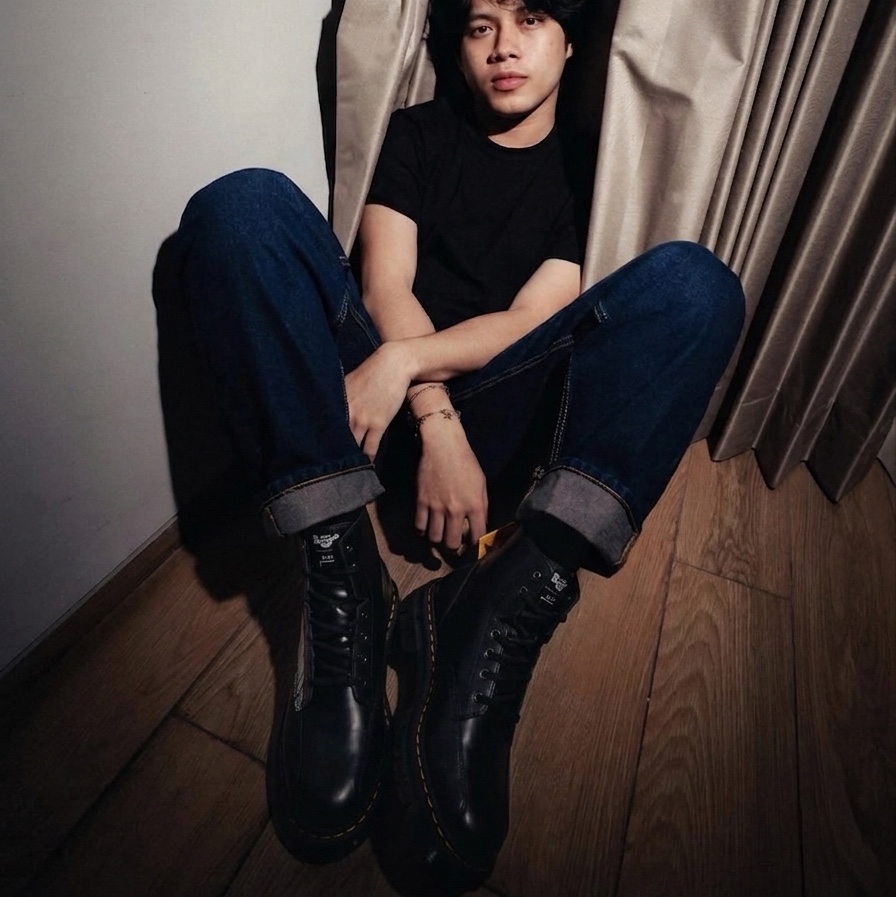 Dr. Martens x A-Cold-Wall 1460 Bex Neoteric Black, Dr. Martens x Supreme Postal Supreme 4-Eye Shoe Black - 26SS 착용 스타일 - 3
