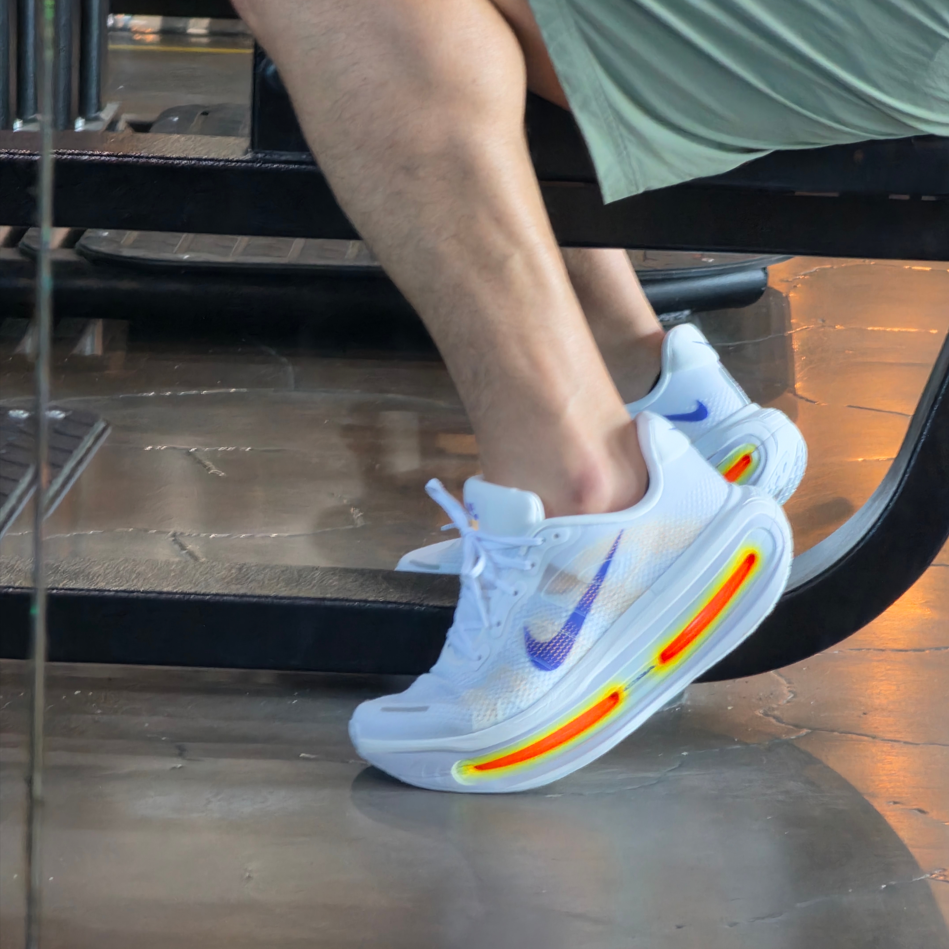 Nike Vomero Premium White Total Orange 착용 스타일 - 1