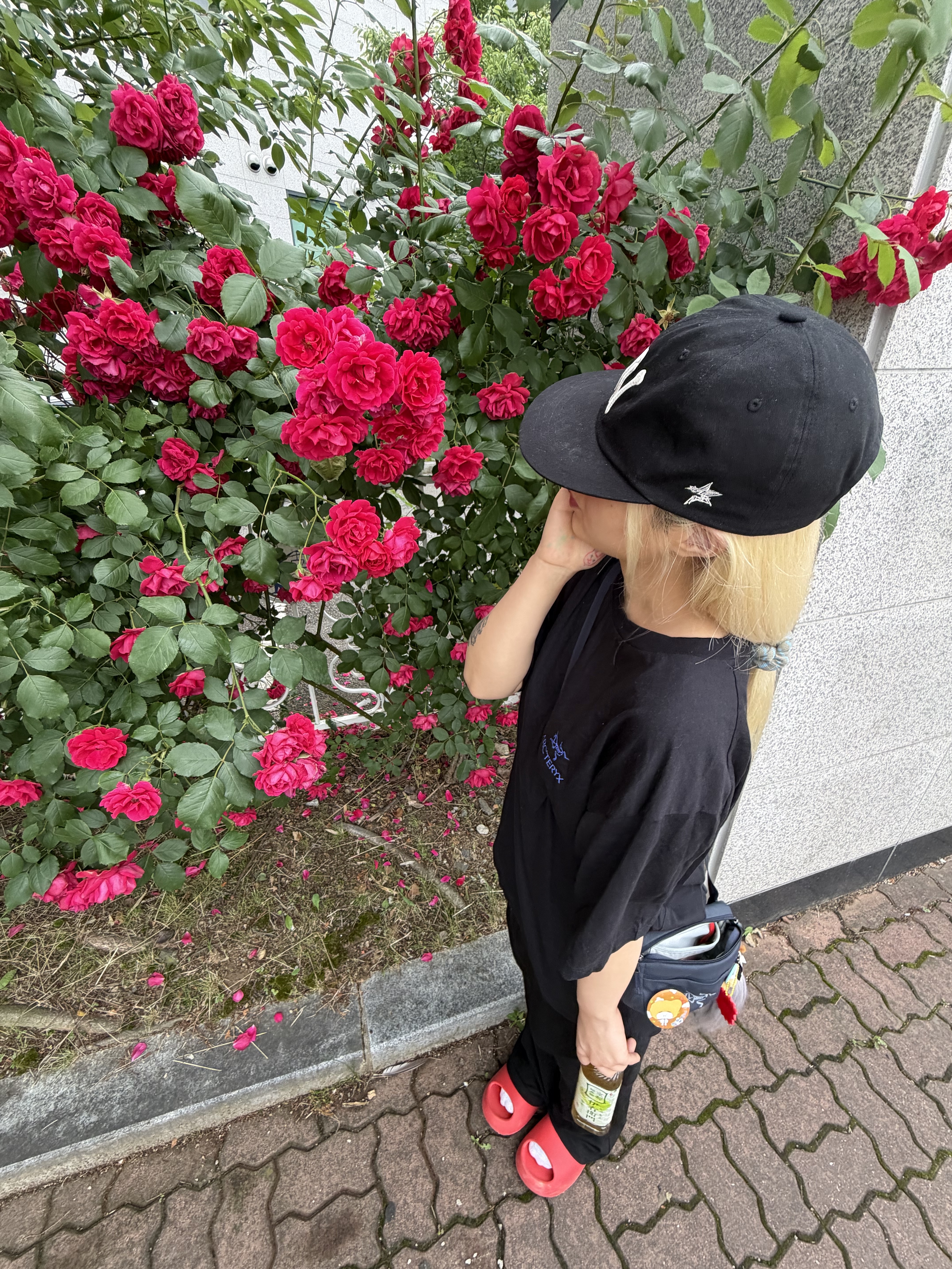 MILLO WOMEN x miffy I Love Miffy T-Shirt Melange Gray, ARCHIES Arch Support Flip Flops Black 착용 스타일 - 7