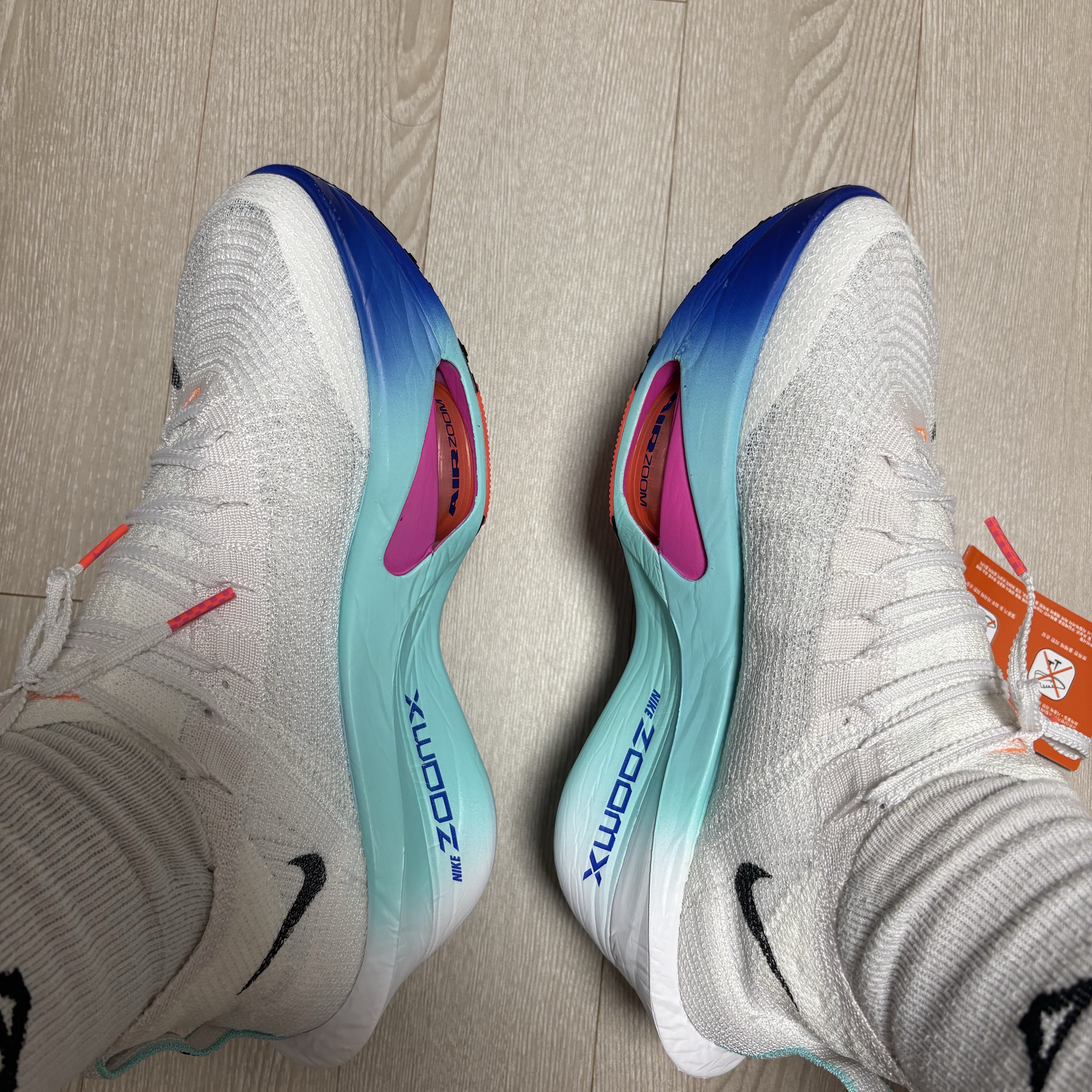 Nike Air Zoom Alphafly Next% 3 White Hyper Turquoise 착용 스타일 - 2