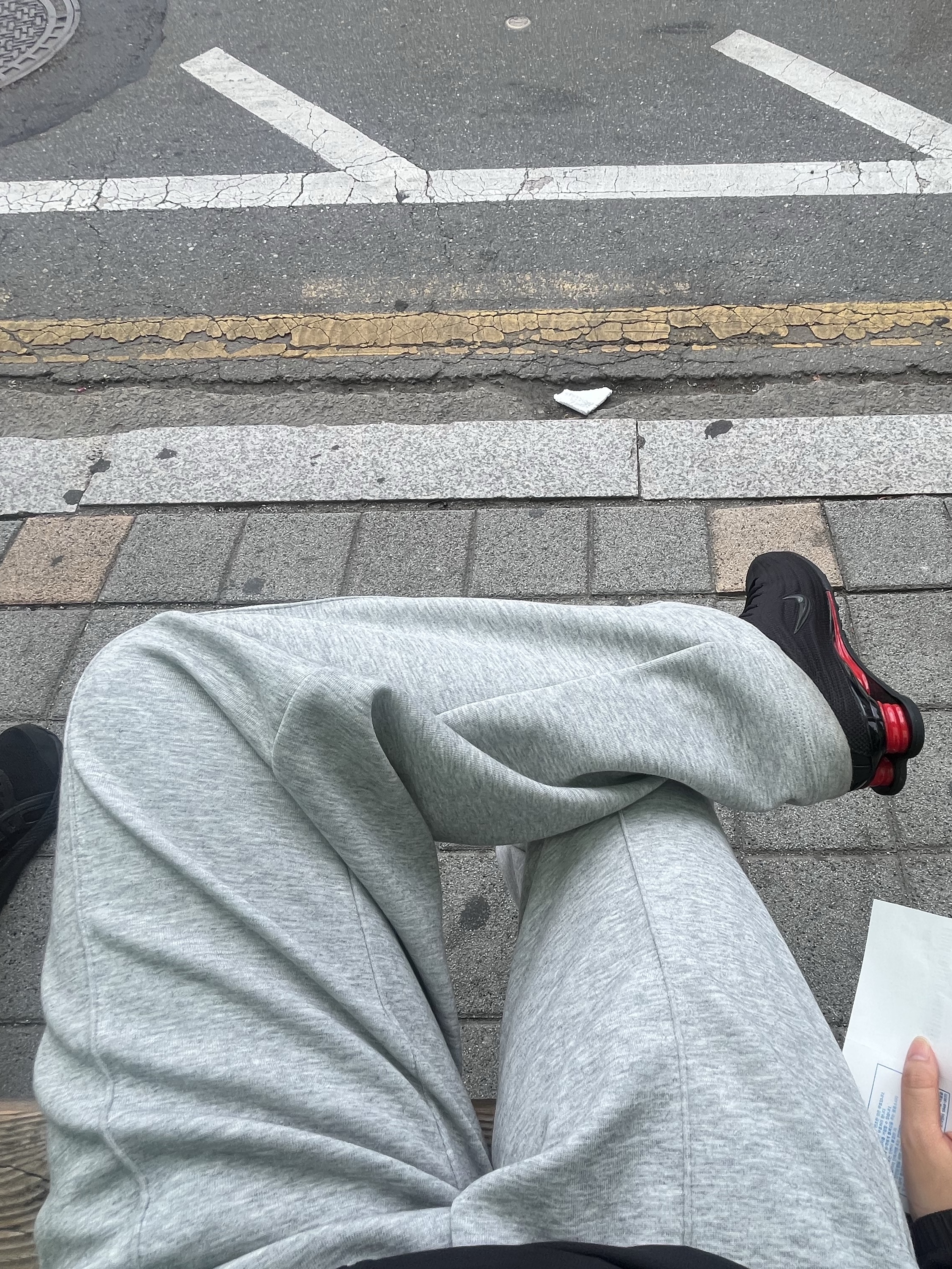 (W) Nike Shox Z Black University Red 착용 스타일