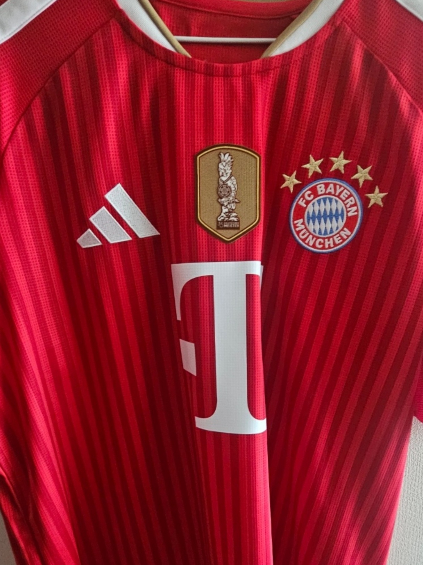 Adidas FC Bayern Munchen 2026/27 Home Jersey Better Scarlet White - KR Sizing (Non Marking Ver.) 착용 스타일 - 1
