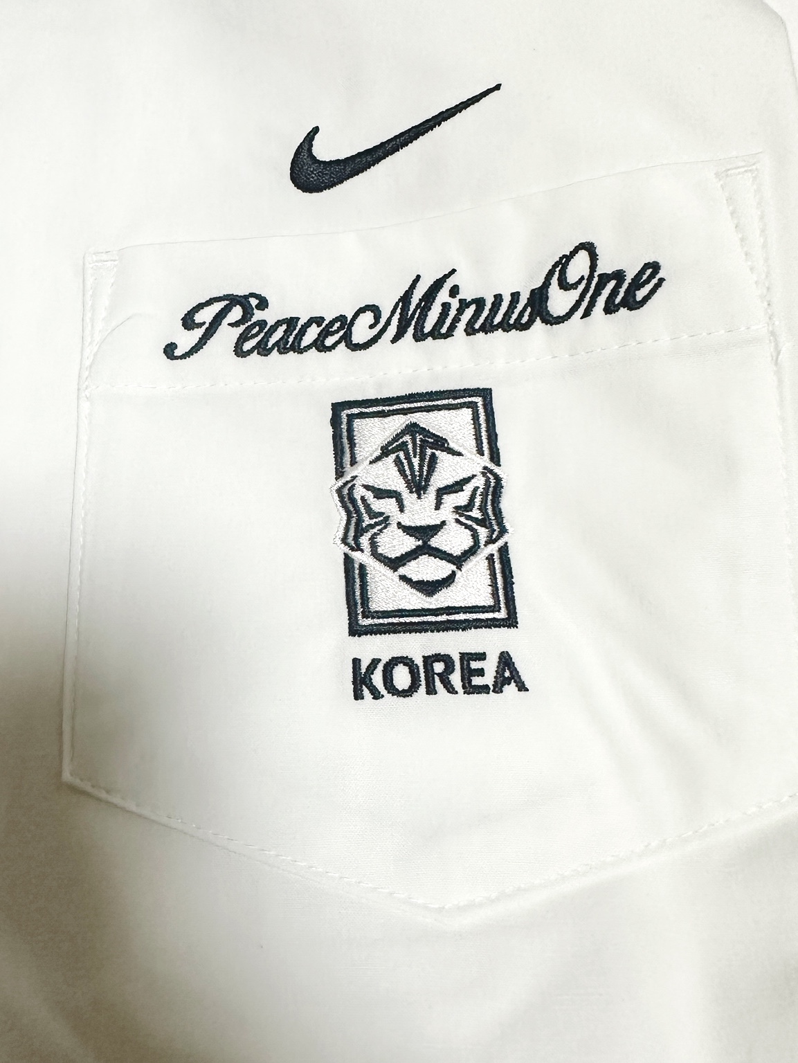 Nike x Peaceminusone Korea Short Sleeve Top White (IM3219-100) 착용 스타일 - 2